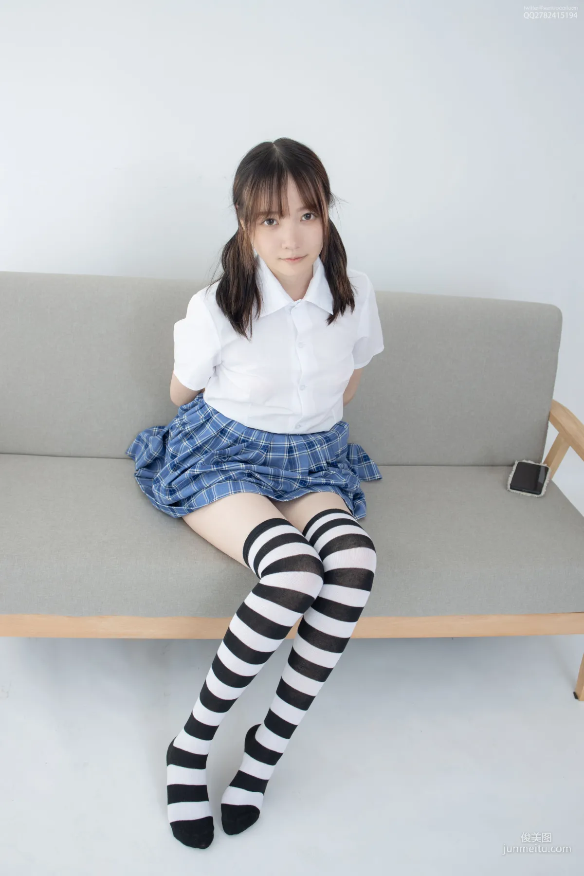 Aika《黑白高筒》 [森萝财团] JKFUN-045 写真集10