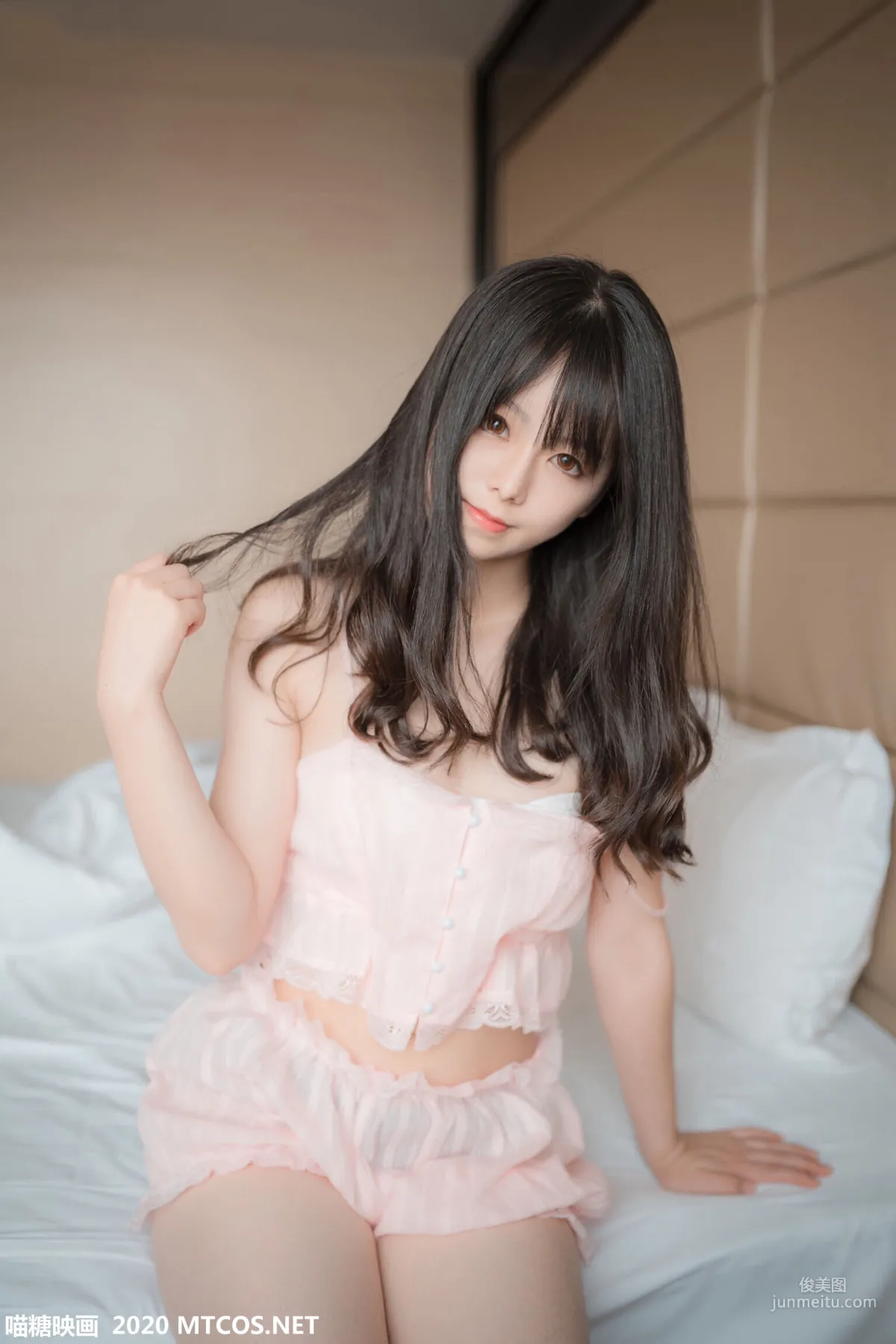 《粉色吊带睡衣》 [喵糖映画] VOL.104 写真集41