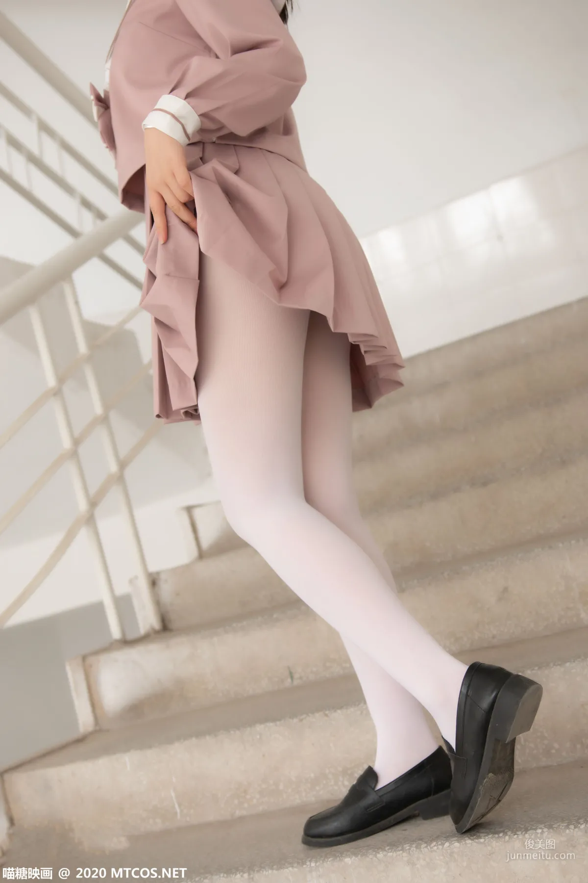 《粉色JK小姐姐》 [喵糖映画] VOL.074 写真集36