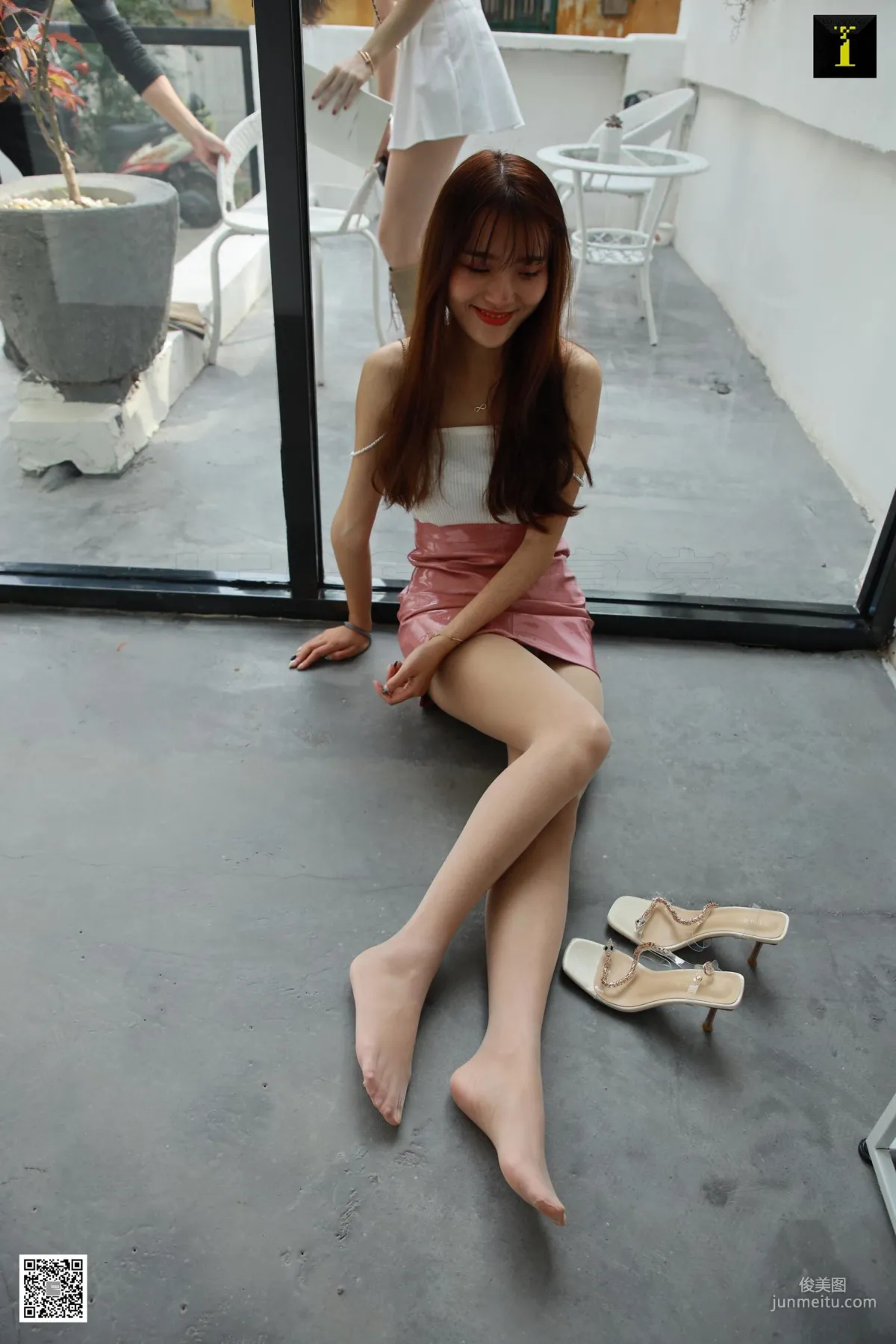 婉萍 《粉色气泡水女孩》 [异思趣向IESS] 写真集74