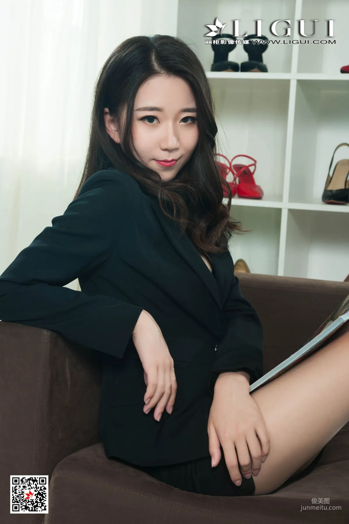Model 程程《沙發肉絲OL》 [麗櫃Ligui] 寫真集 2