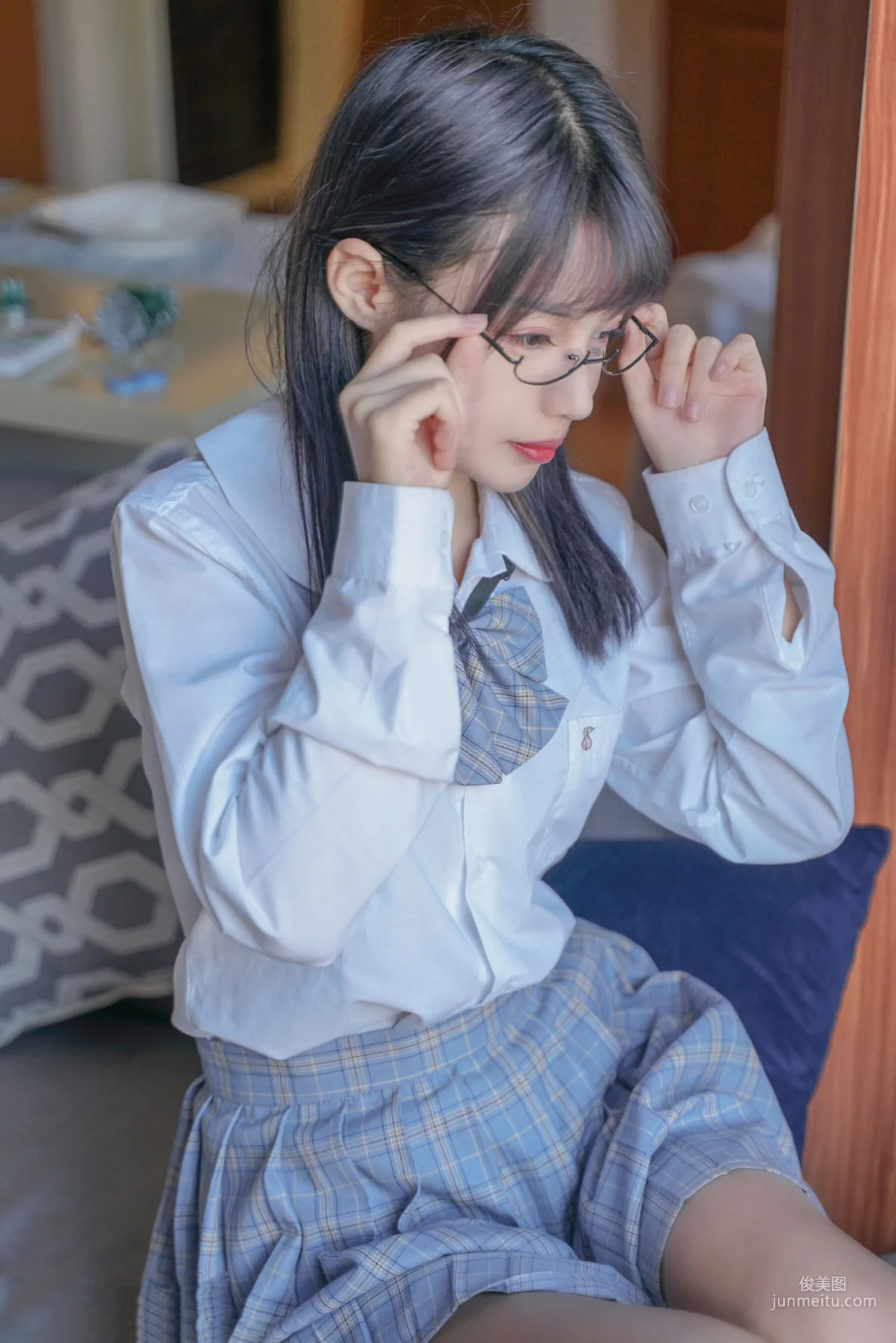 《裸腿制服裙》 [喵糖映画] VOL.047 写真集37