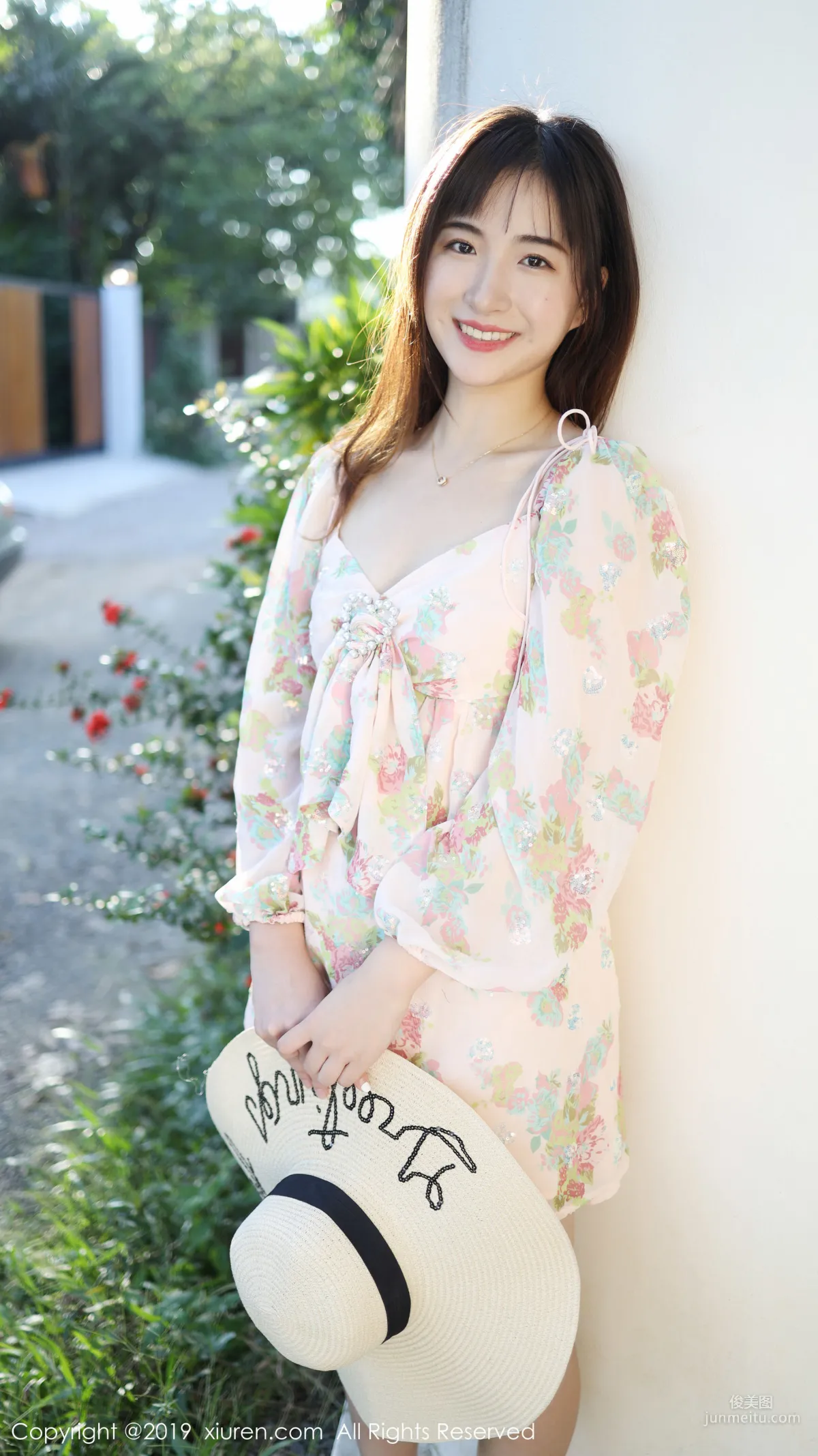 Yi'er Latte, Outdoor Fresh Theme Series [XiuRen] No.1892 Photo Set photo 35