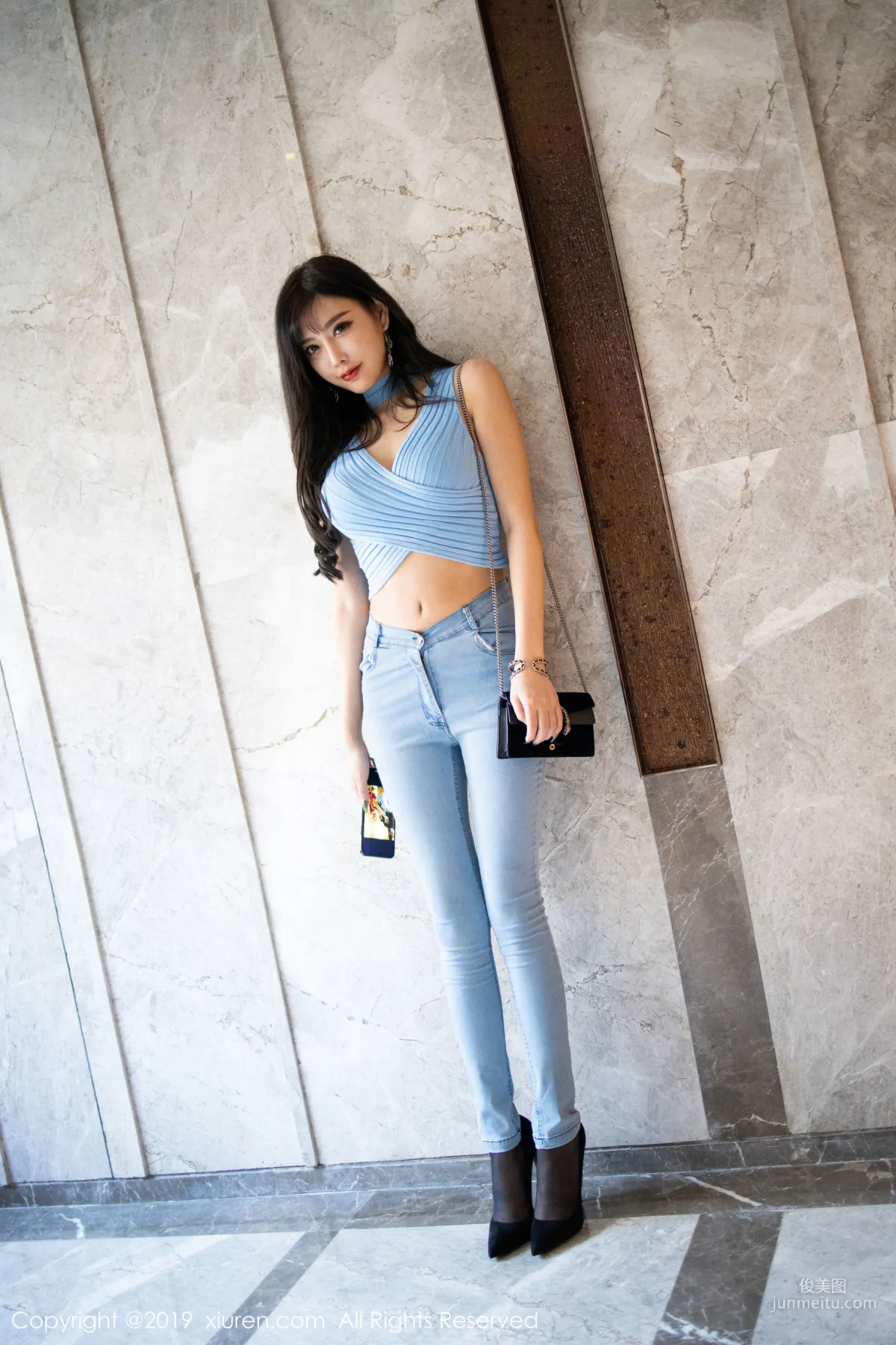 Yang Chenchen sugar, The Vivid and Soul-Stirring Charm of Stockings and Beautiful Legs, [XiuRen] No.1810, Photo Set photo 18