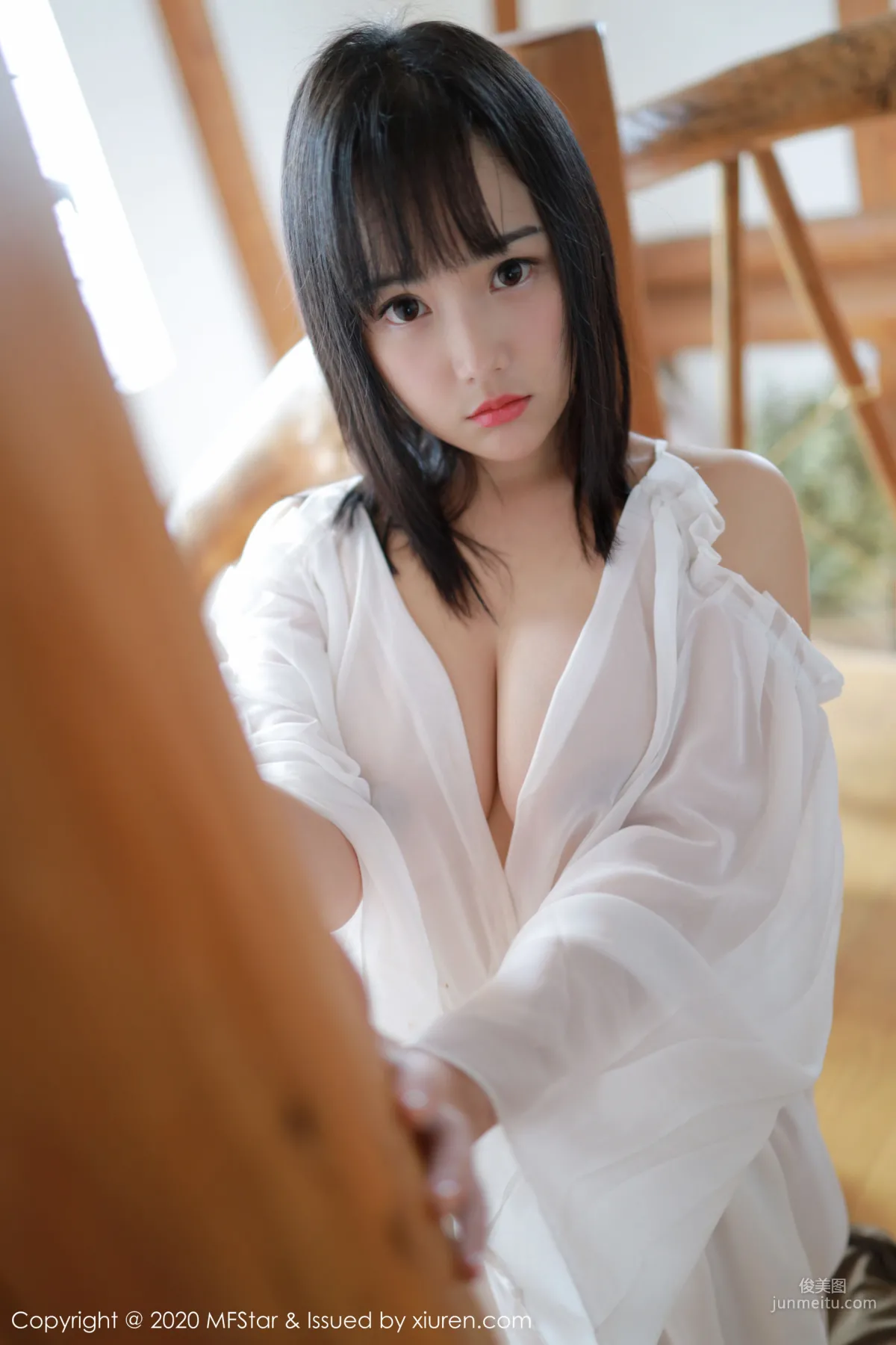 Xu Weiwei mia 'Looming Sheer Clothing Series' [MFStar] Vol.260 Photo Set photo 36