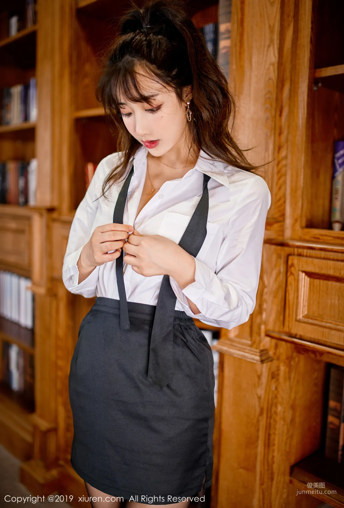 Betty Lin Zixin Sexy Female Secretary [XiuRen] No.1887 Photo Set photo 20