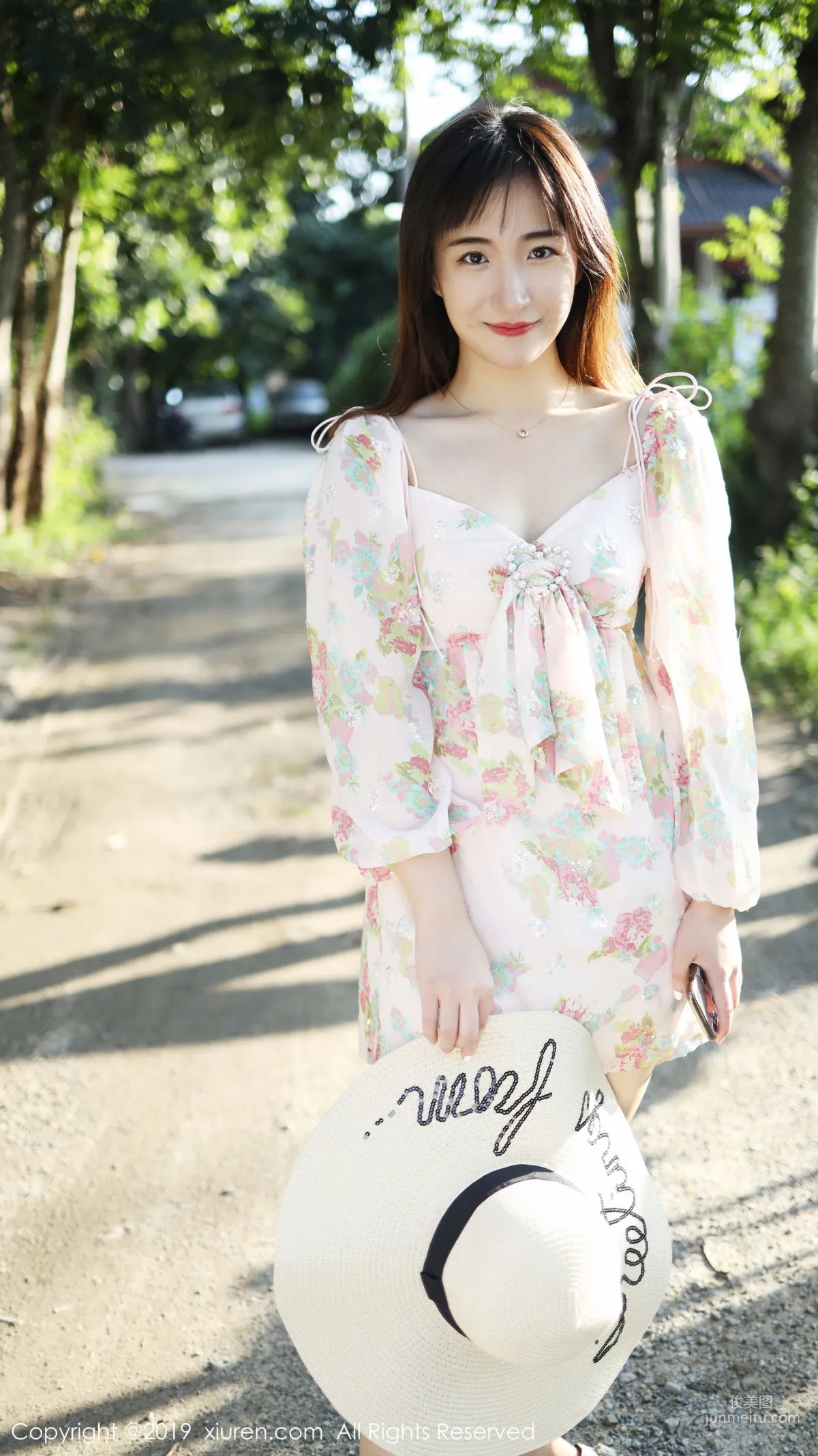 Yi'er Latte, Outdoor Fresh Theme Series [XiuRen] No.1892 Photo Set photo 27