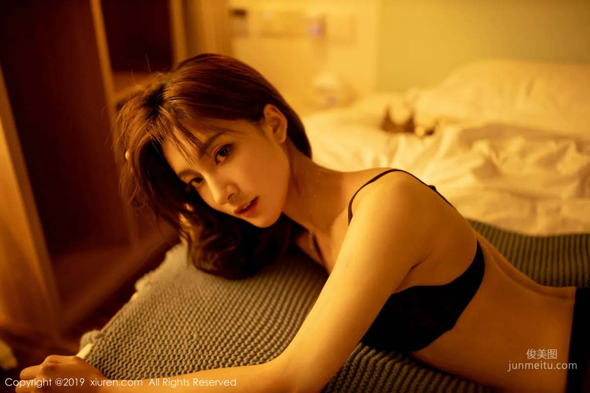 Lin Wenwen yooki, Sexy Halter Dress and Alluring Black Stockings Series [XiuRen] No.1868 Photo Set photo 28