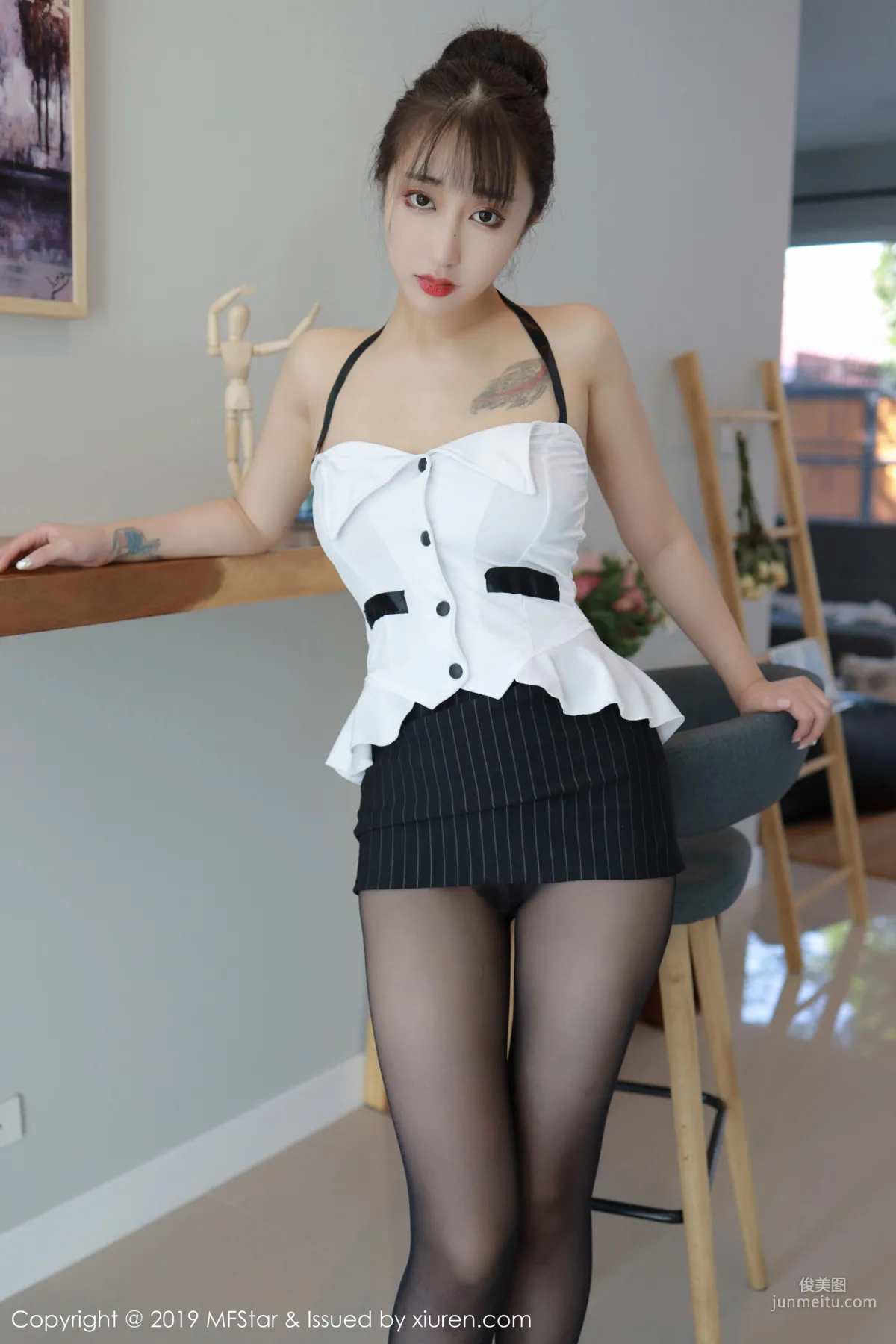 Betty Lin Zixin《Exquisite Black Stockings Beautiful Legs Temptation》 [MFStar] Vol.238 Photo Set photo 48