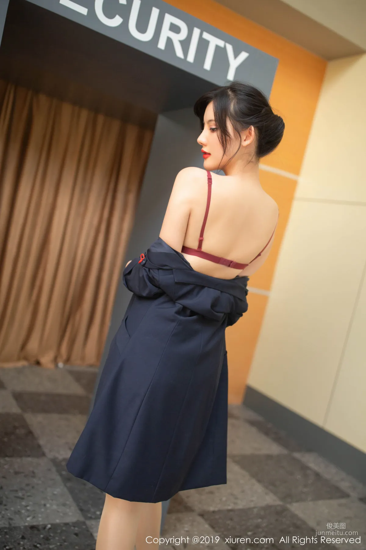 A Zhu 'Arcade Ground Crew Theme' [XiuRen] No.1881 Photo Set photo 71