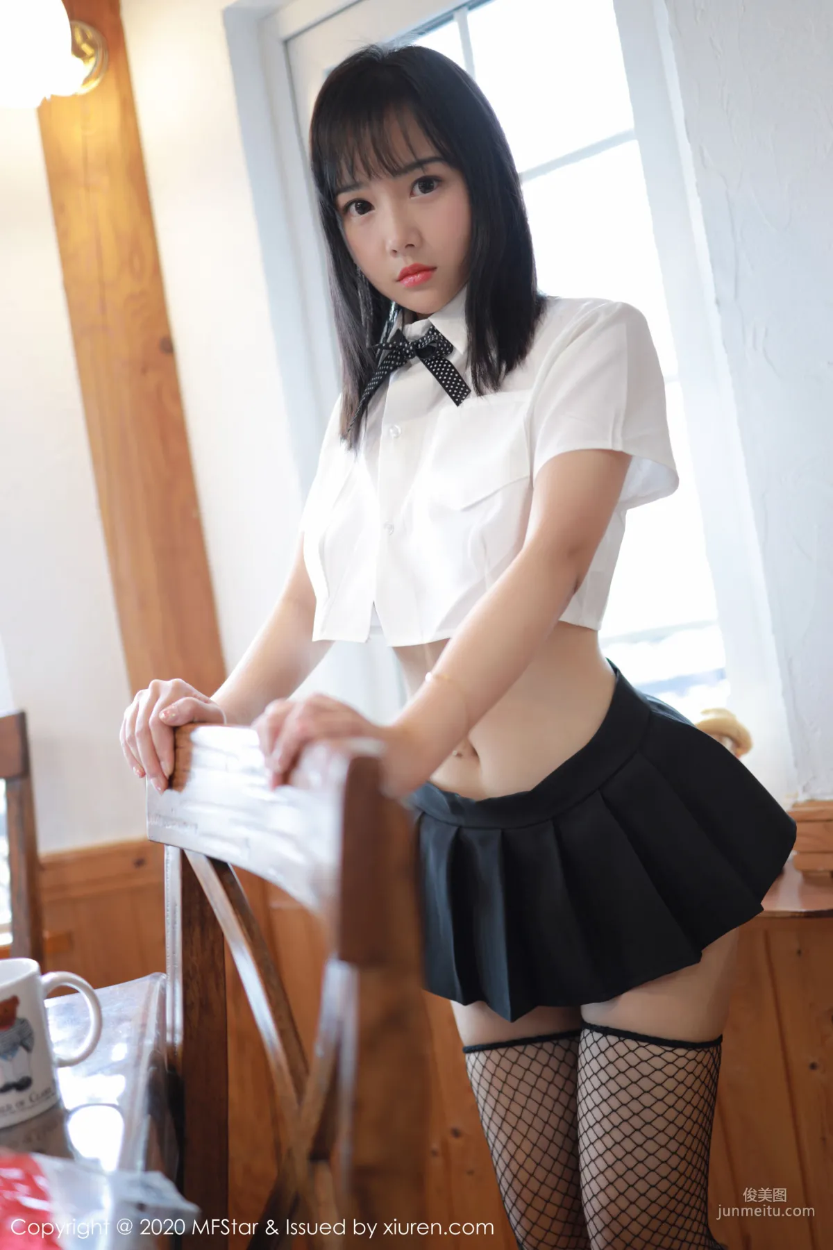 Xu Weiwei, Sexy School Uniform Series [MFStar] Vol.255 Photo Set photo 5