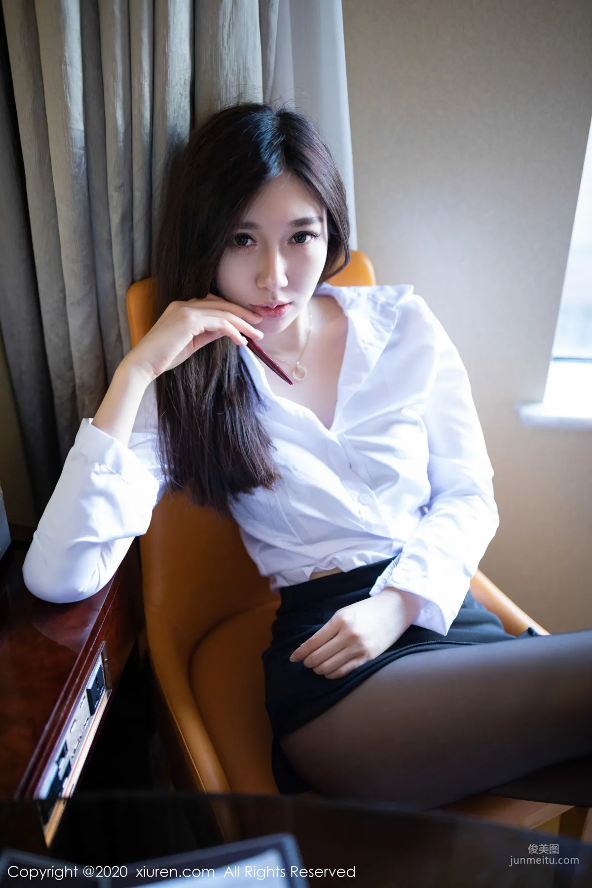 Yi Sisi, Hotel Black Stockings Beautiful Legs OL [XiuRen] No.1933 Photo Set photo 18