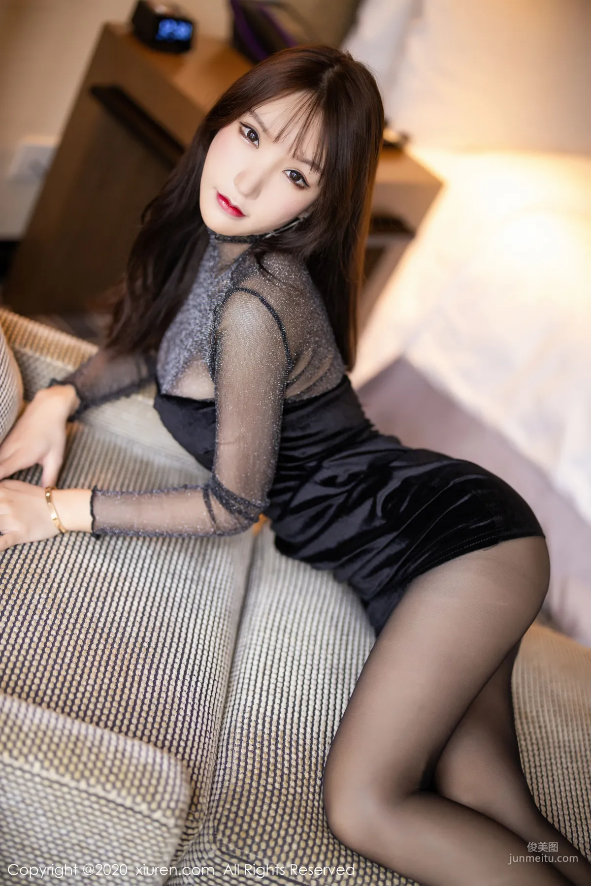 Zhou Yuxi Sandy, Strapless Dress and Black Stockings and Beautiful Legs [XiuRen] No.1937 Photo Set photo 48