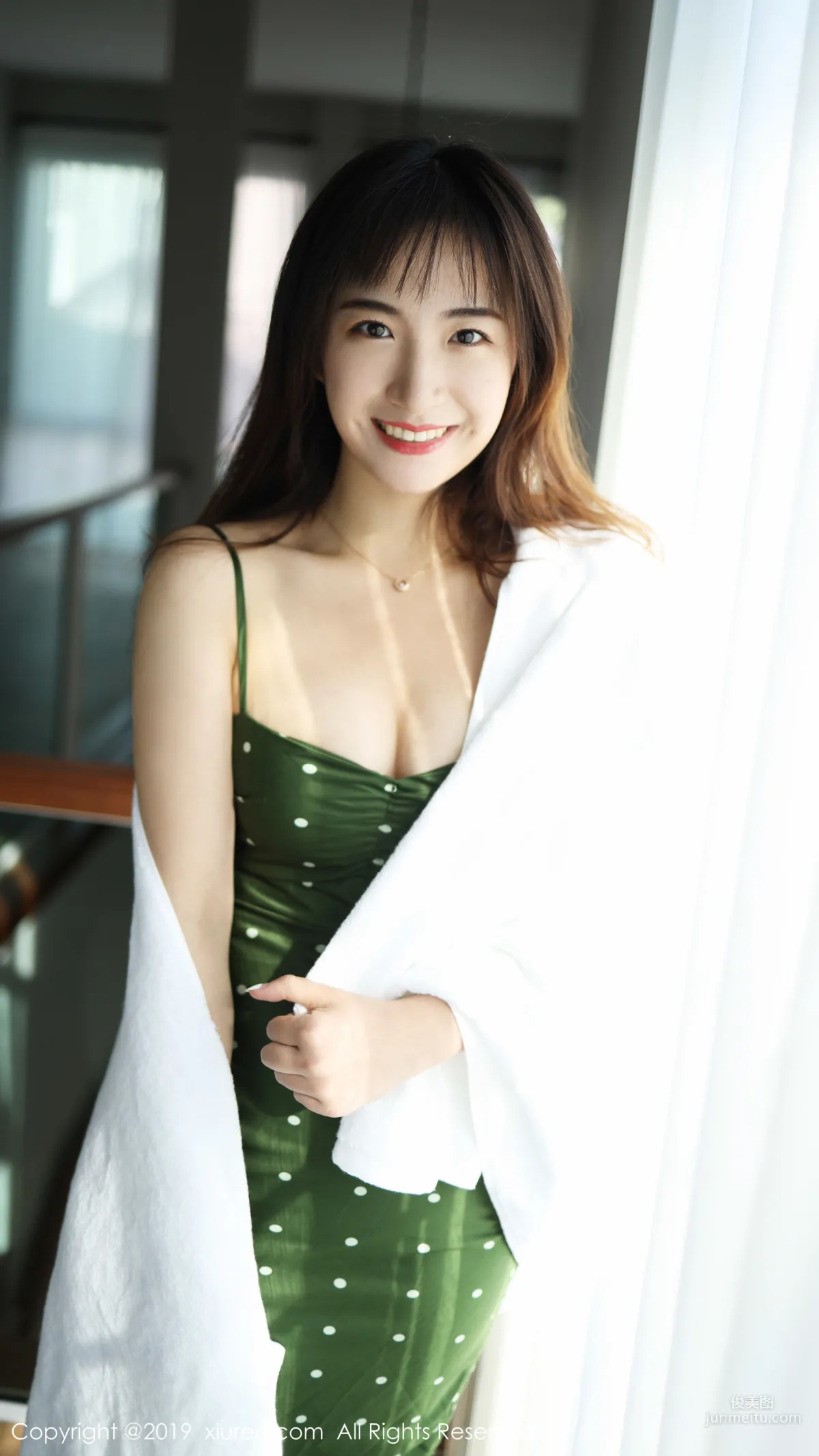 Yi'er Latte, Outdoor Fresh Theme Series [XiuRen] No.1892 Photo Set photo 25