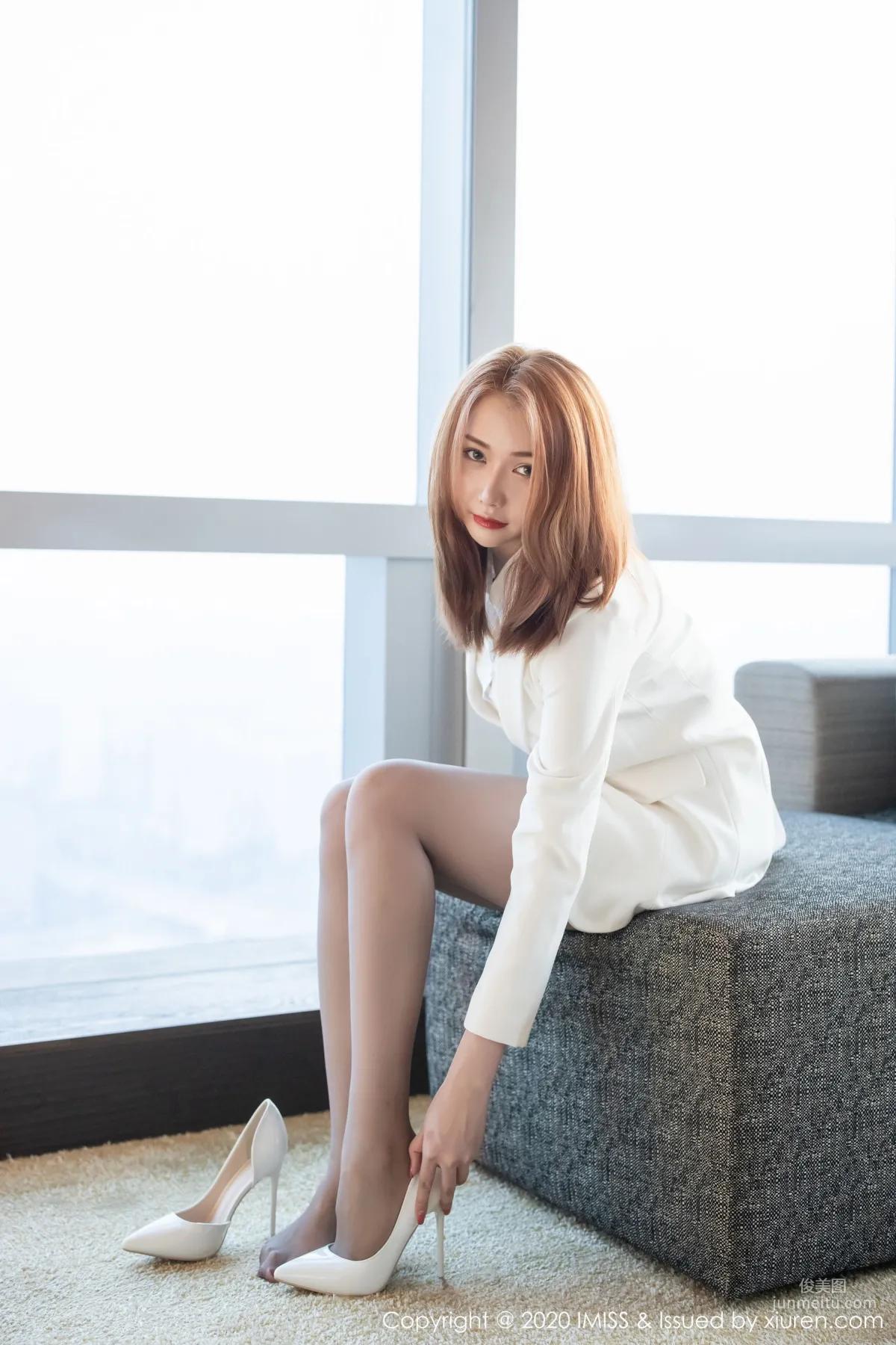 Evon Chen Zanzhi 'Sexy Uniform and Hazy Stockings Temptation' [IMISS] Vol.430 Photo Set photo 1