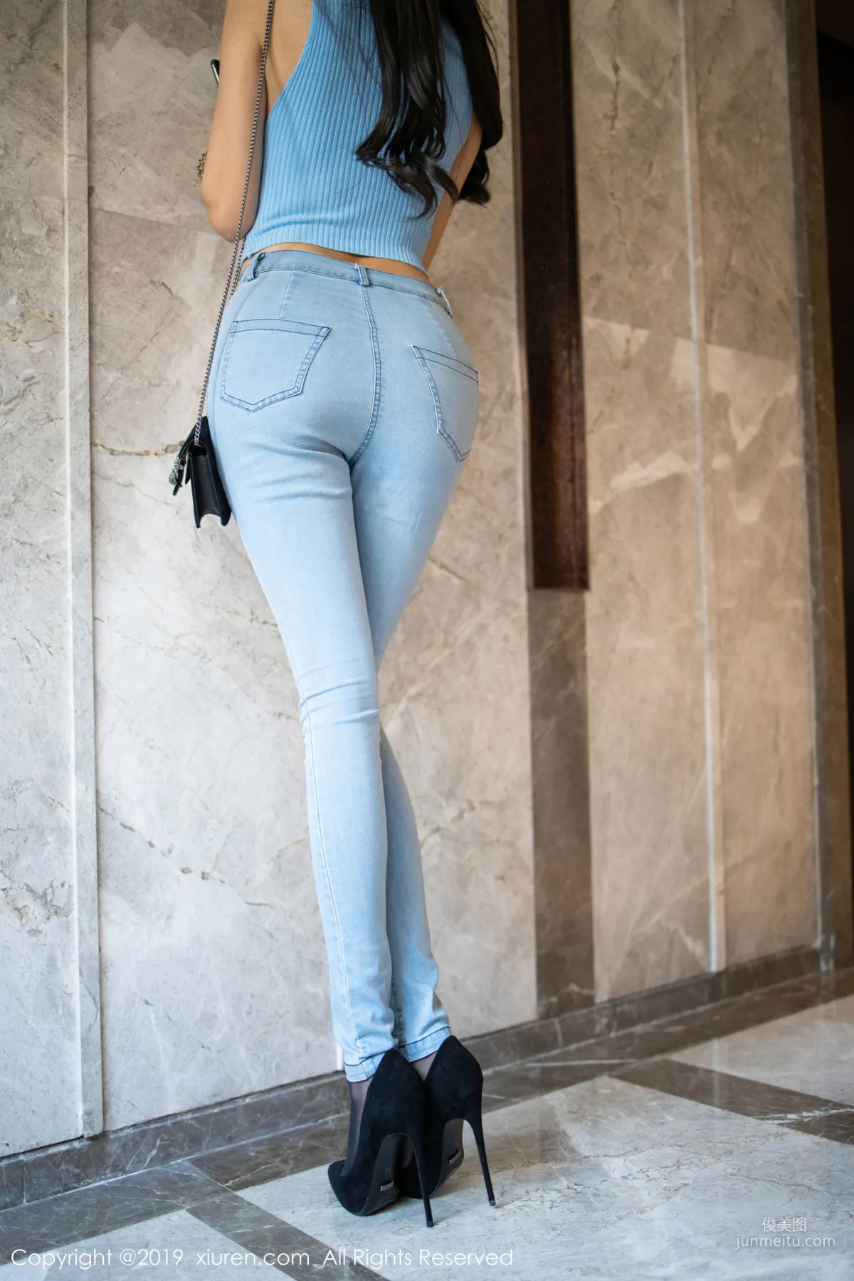 Yang Chenchen sugar, The Vivid and Soul-Stirring Charm of Stockings and Beautiful Legs, [XiuRen] No.1810, Photo Set photo 22