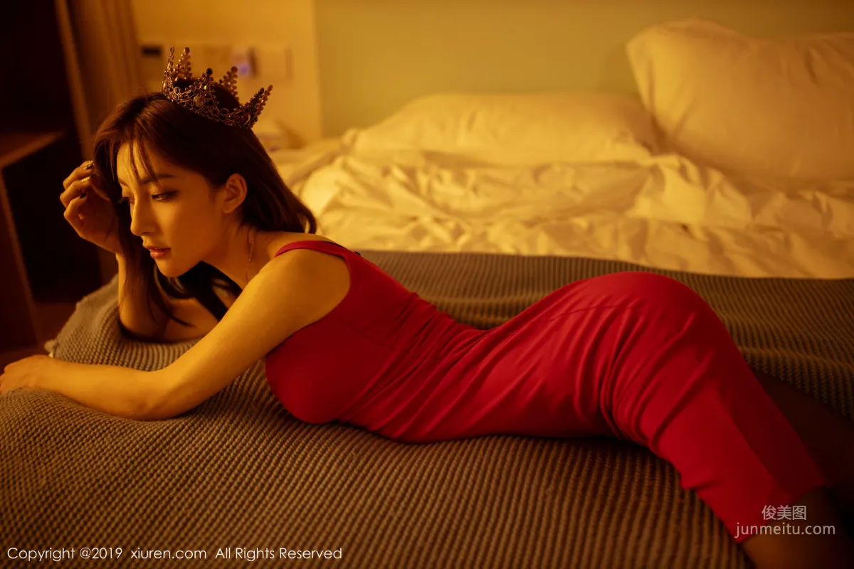 Lin Wenwen yooki, Sexy Halter Dress and Alluring Black Stockings Series [XiuRen] No.1868 Photo Set photo 57