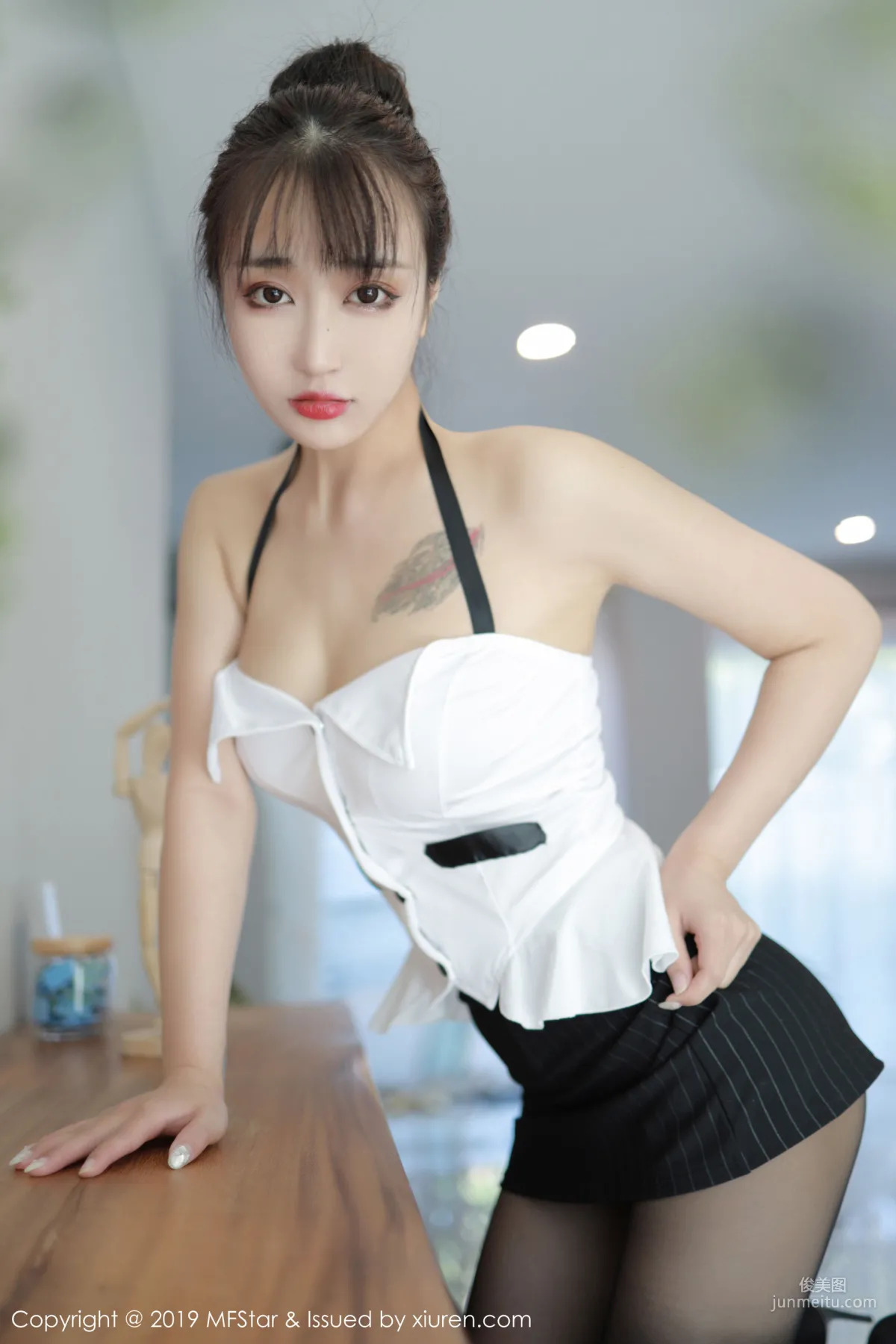 Betty Lin Zixin《Exquisite Black Stockings Beautiful Legs Temptation》 [MFStar] Vol.238 Photo Set photo 18