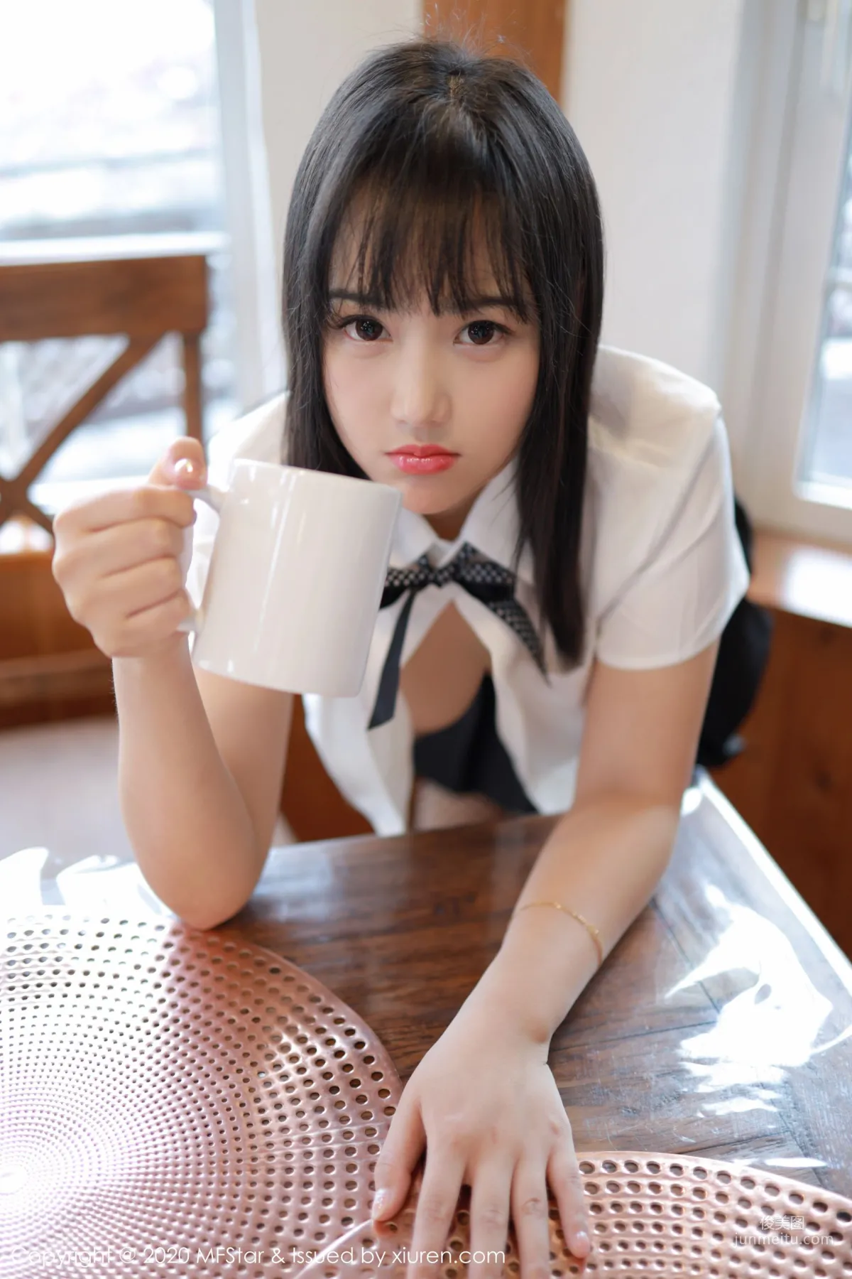 Xu Weiwei, Sexy School Uniform Series [MFStar] Vol.255 Photo Set photo 32