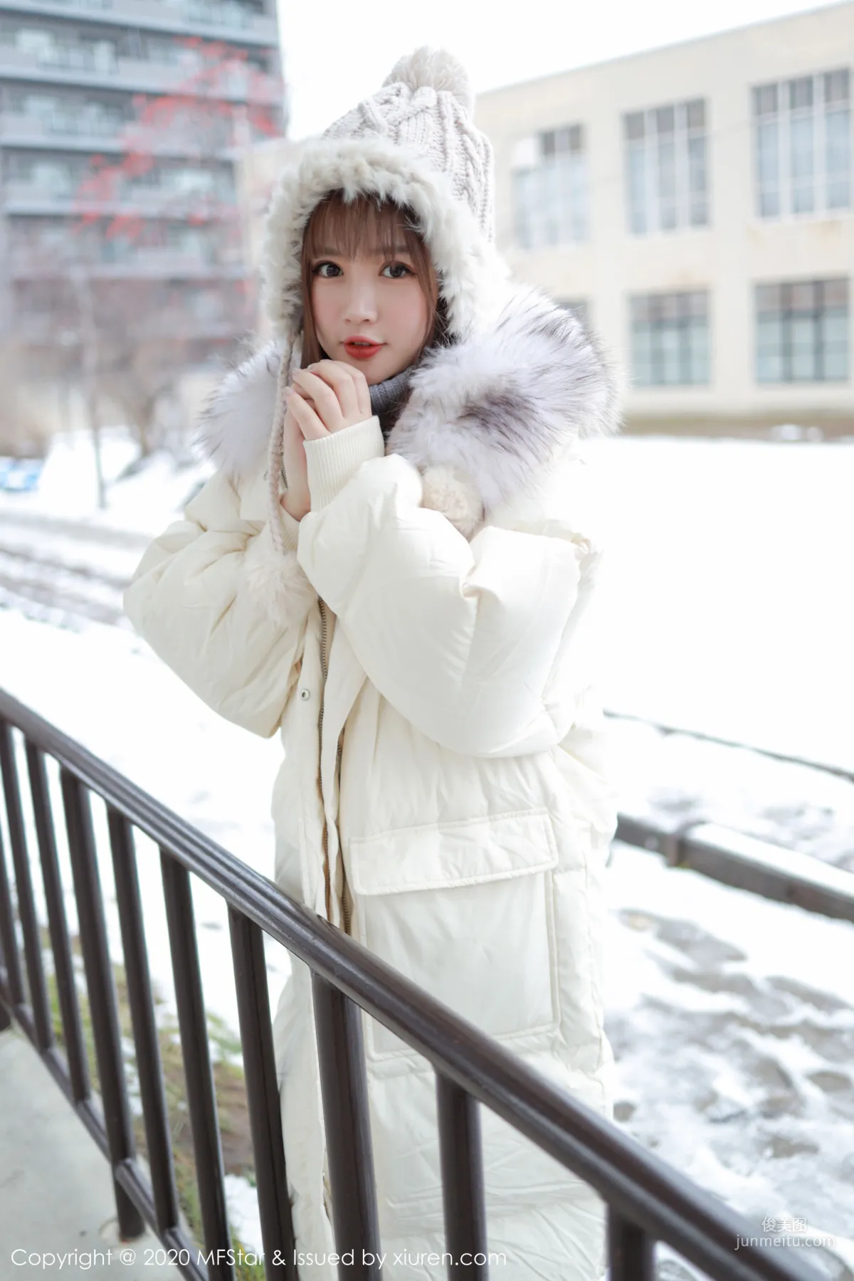 恩率babe《性感开背毛衣系列》 [模范学院MFStar] Vol.262 写真集1