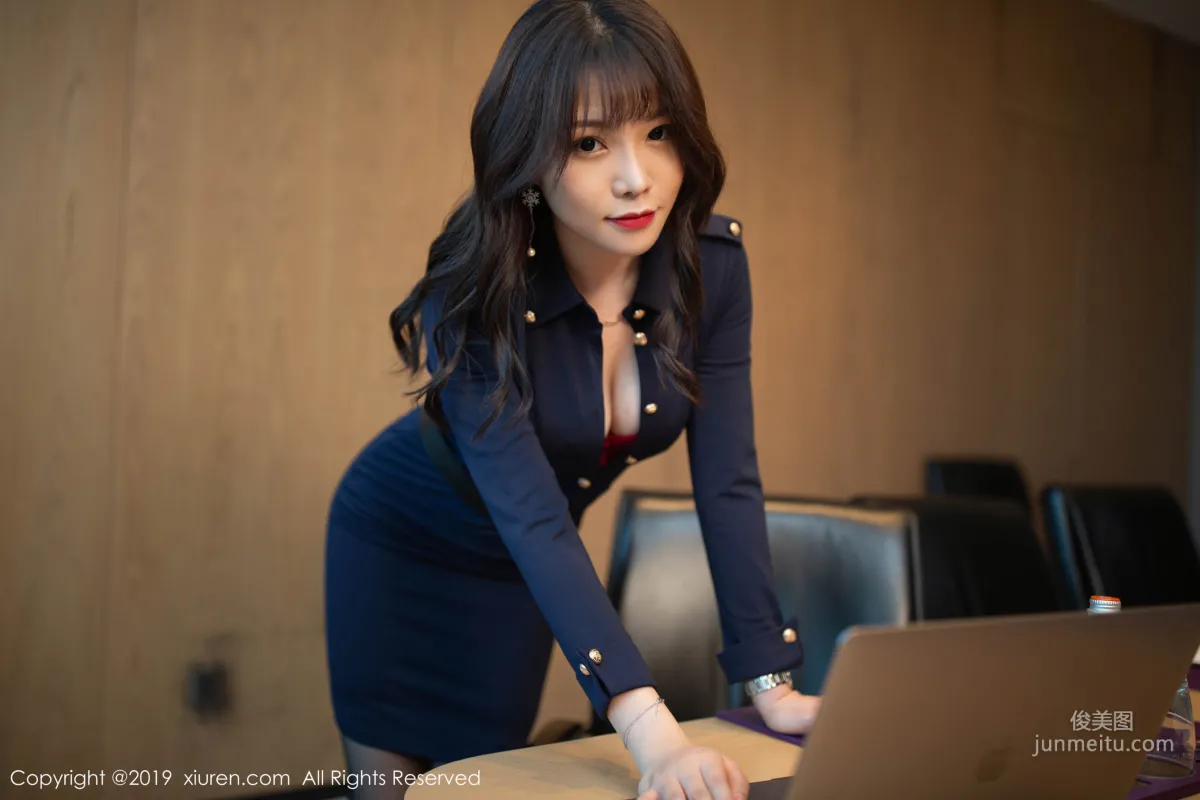 Zhizhi Booty, Gorgeously Charming Female Secretary [XiuRen] No.1839 Photo Set photo 14