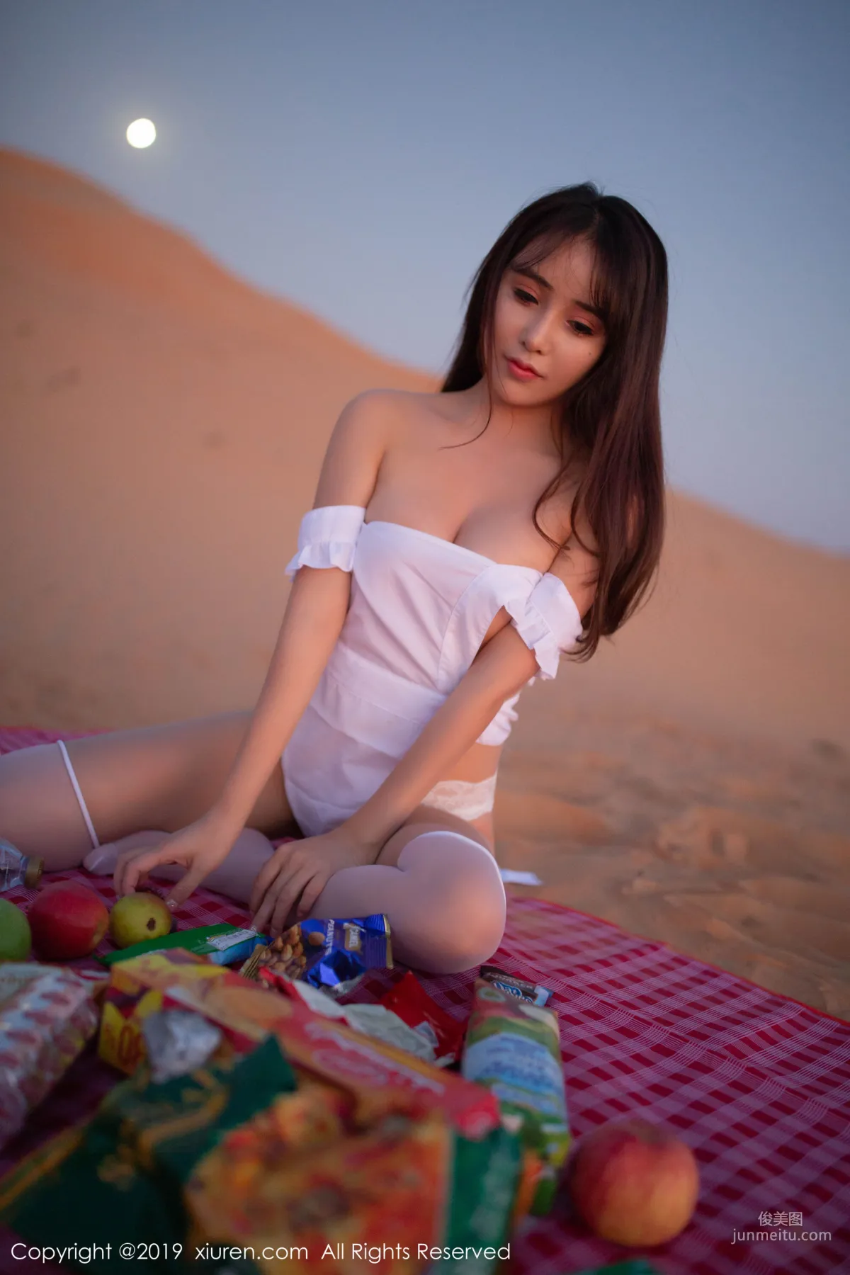 Tao Xile_lele Primitive Desert Picnic Outdoor Shoot Series [XiuRen] No.1825 Photo Set photo 11