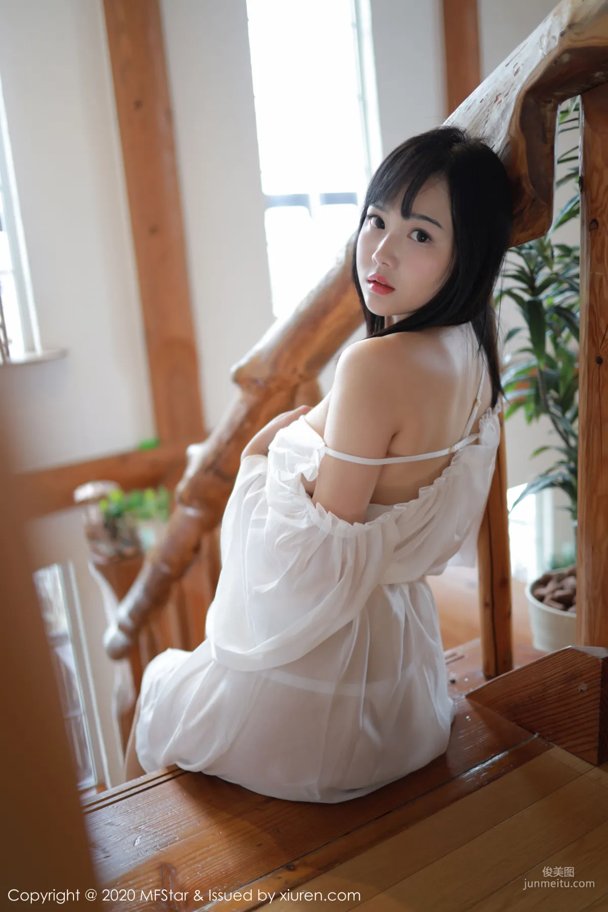 Xu Weiwei mia 'Looming Sheer Clothing Series' [MFStar] Vol.260 Photo Set photo 27