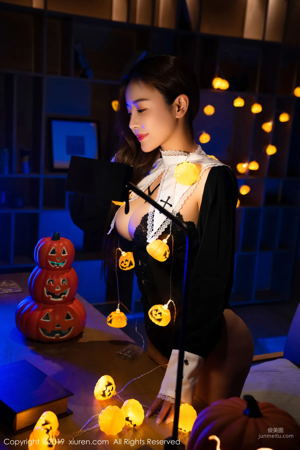 Zhou Jingkong, Curvy and Hot Charming Beauty [XiuRen] No.1802 Photo Set photo 19