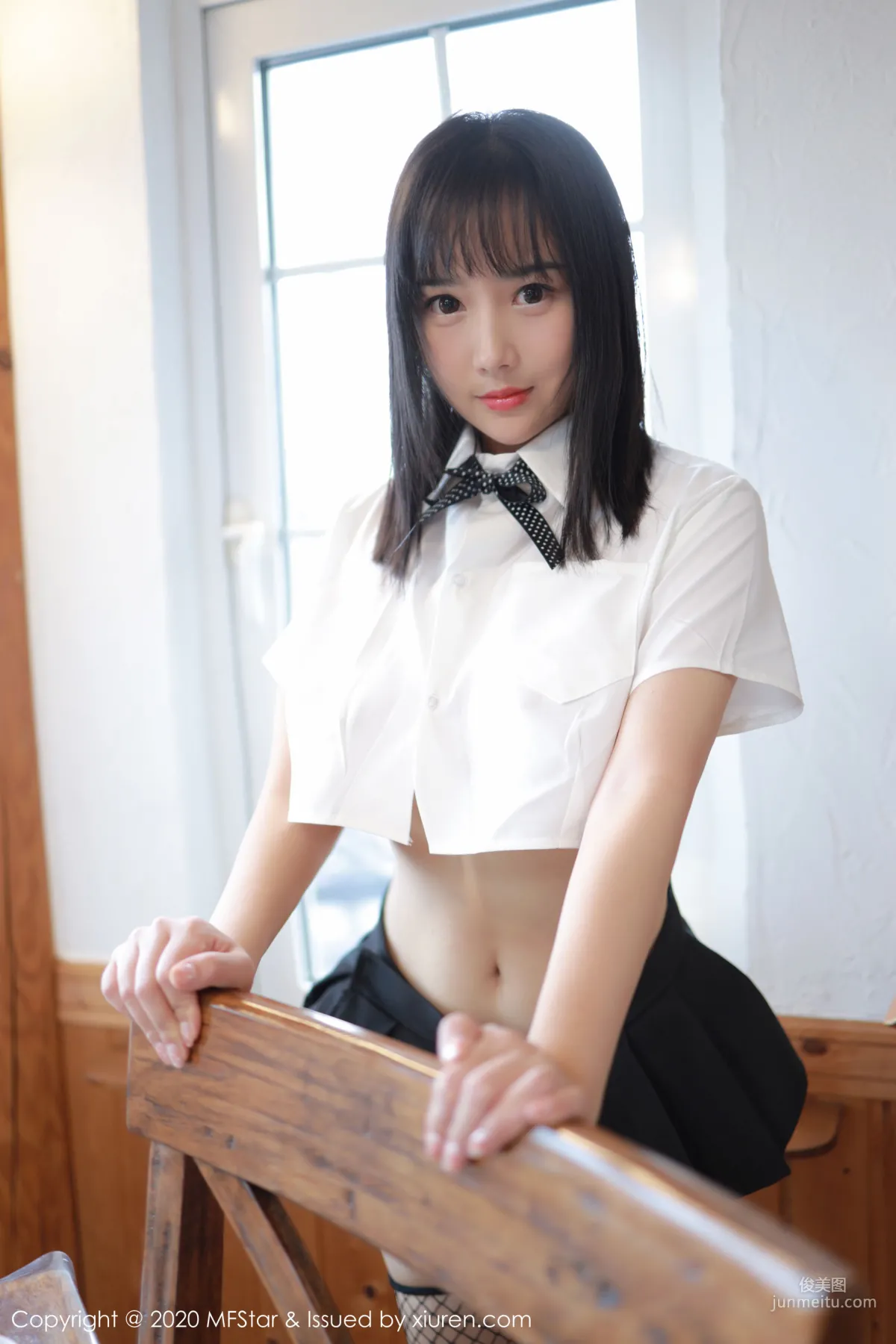 Xu Weiwei, Sexy School Uniform Series [MFStar] Vol.255 Photo Set photo 4