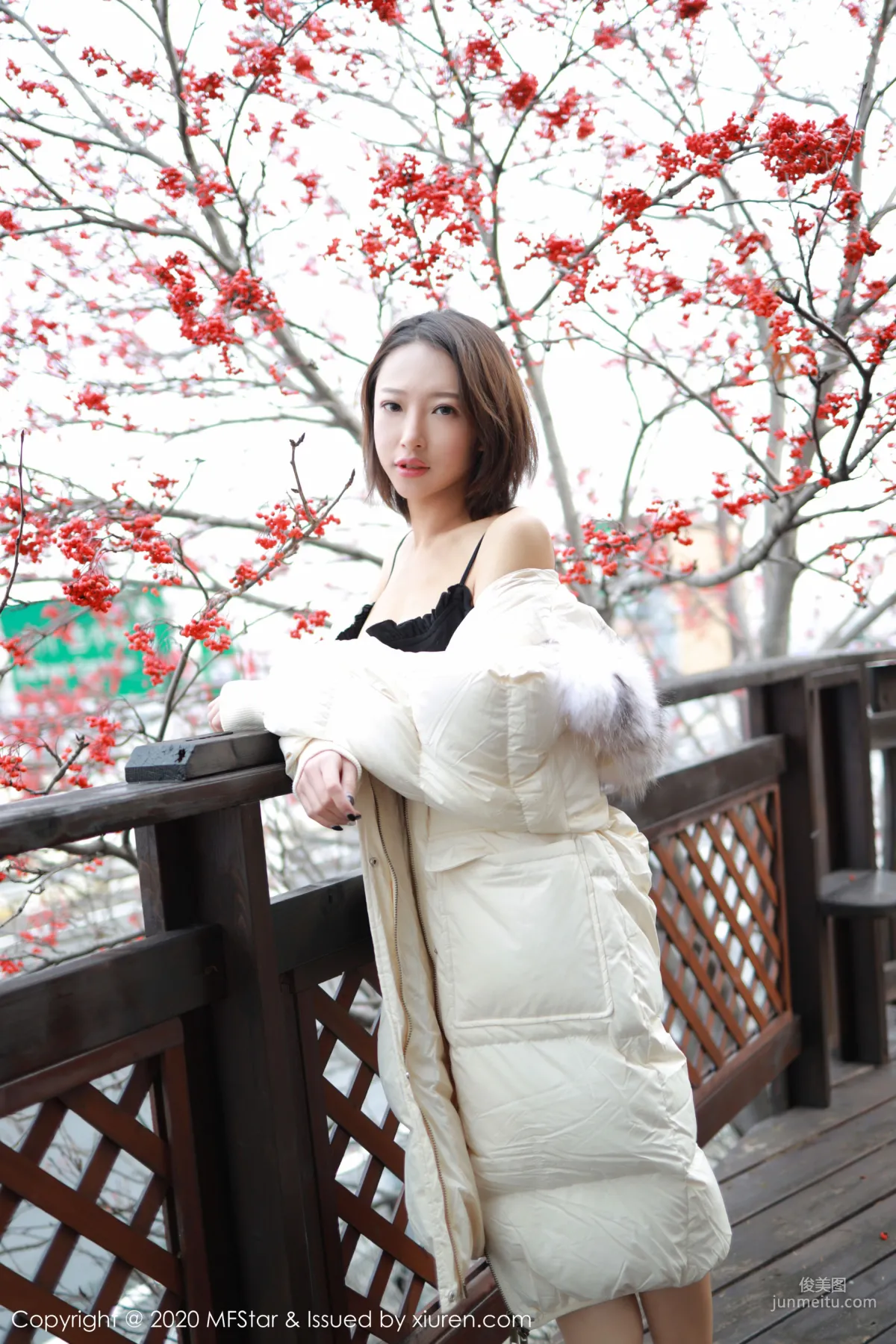 Dreamy Xiao Qiao, Outdoor Shooting Theme Series [MFStar] Vol.248 Photo Set photo 5