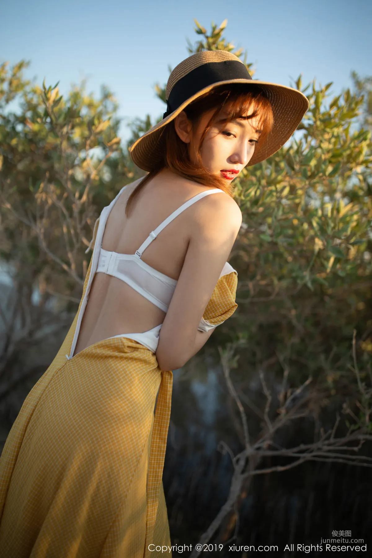 Lu Xuanxuan, Seaside Girlfriend Interaction [XiuRen] No.1812 Photo Set photo 24