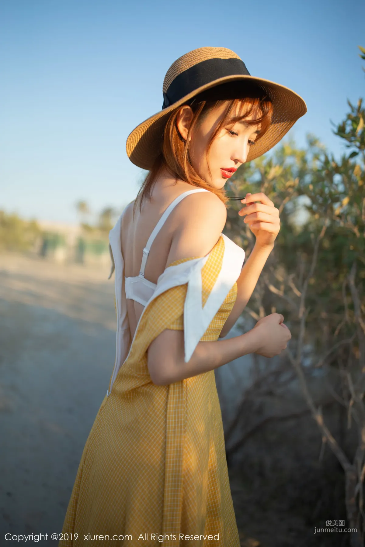 Lu Xuanxuan, Seaside Girlfriend Interaction [XiuRen] No.1812 Photo Set photo 22