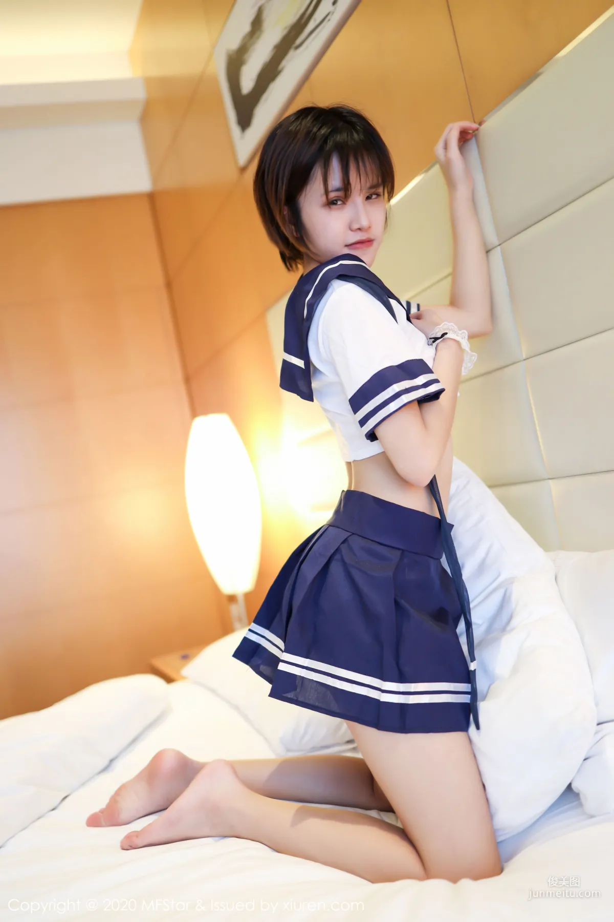 小姿2002《性感校服系列清純可人》 [模範學院MFStar] Vol.252 寫真集 15