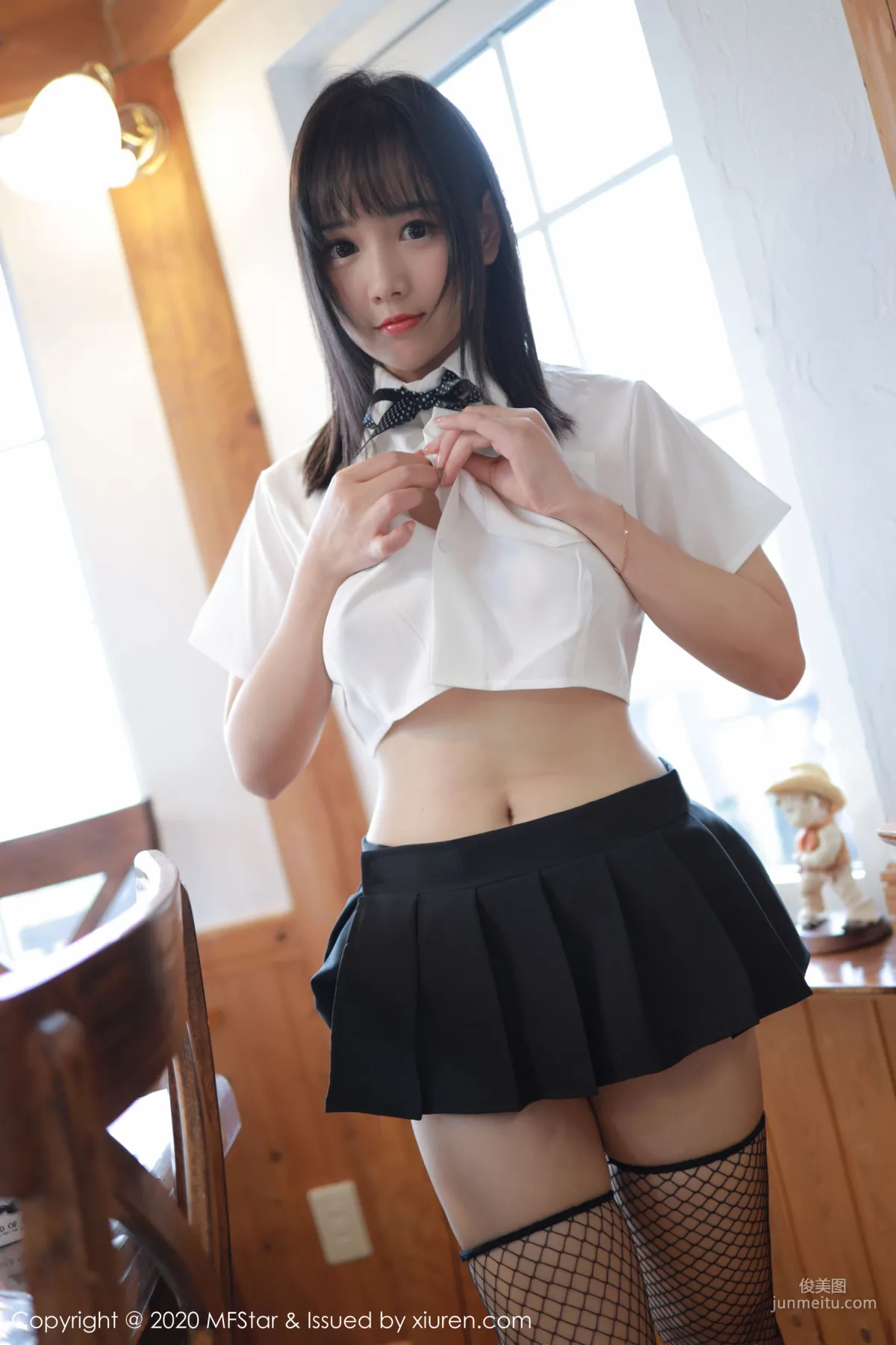 Xu Weiwei, Sexy School Uniform Series [MFStar] Vol.255 Photo Set photo 10