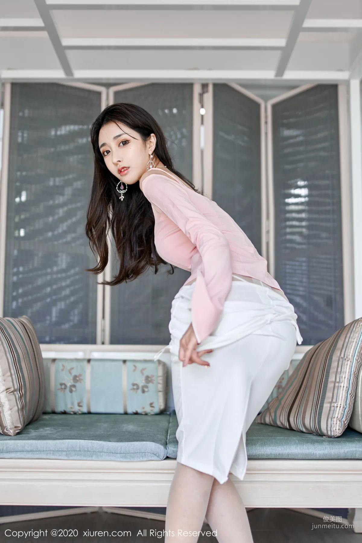 Betty Lin Zixin, White Stockings Seduction Under the White Skirt Theme Series, [XiuRen] No.1944 Photo Set photo 32