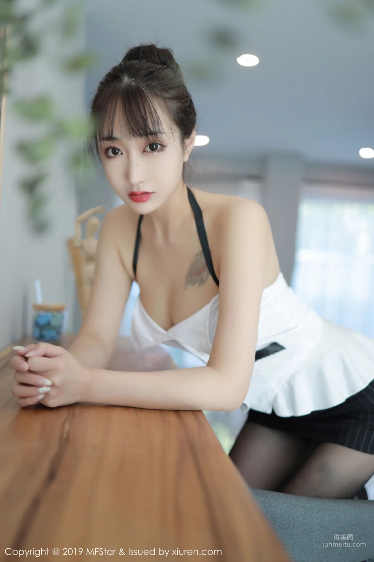 Betty Lin Zixin《Exquisite Black Stockings Beautiful Legs Temptation》 [MFStar] Vol.238 Photo Set photo 17