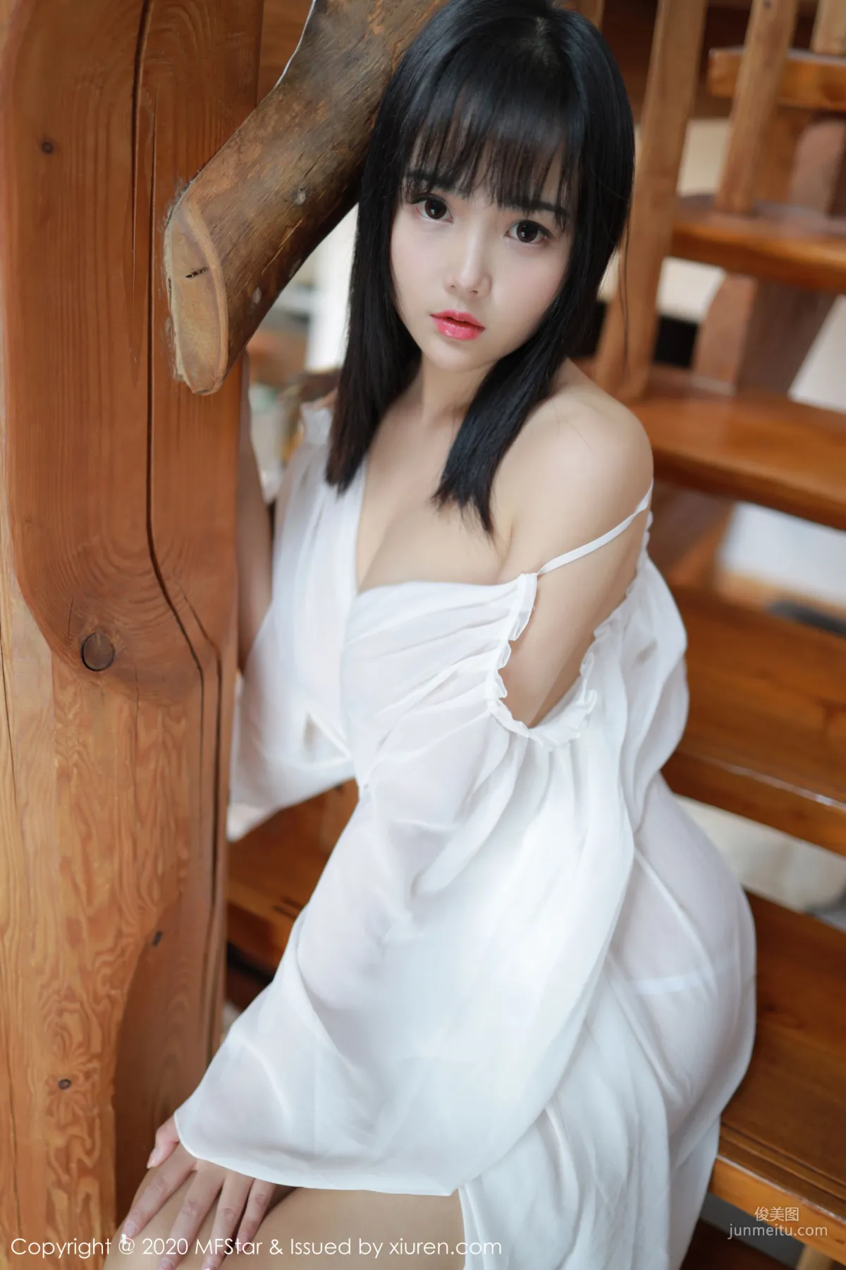 Xu Weiwei mia 'Looming Sheer Clothing Series' [MFStar] Vol.260 Photo Set photo 7