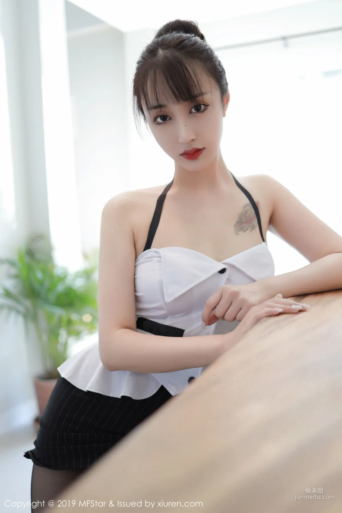 Betty Lin Zixin《Exquisite Black Stockings Beautiful Legs Temptation》 [MFStar] Vol.238 Photo Set photo 3