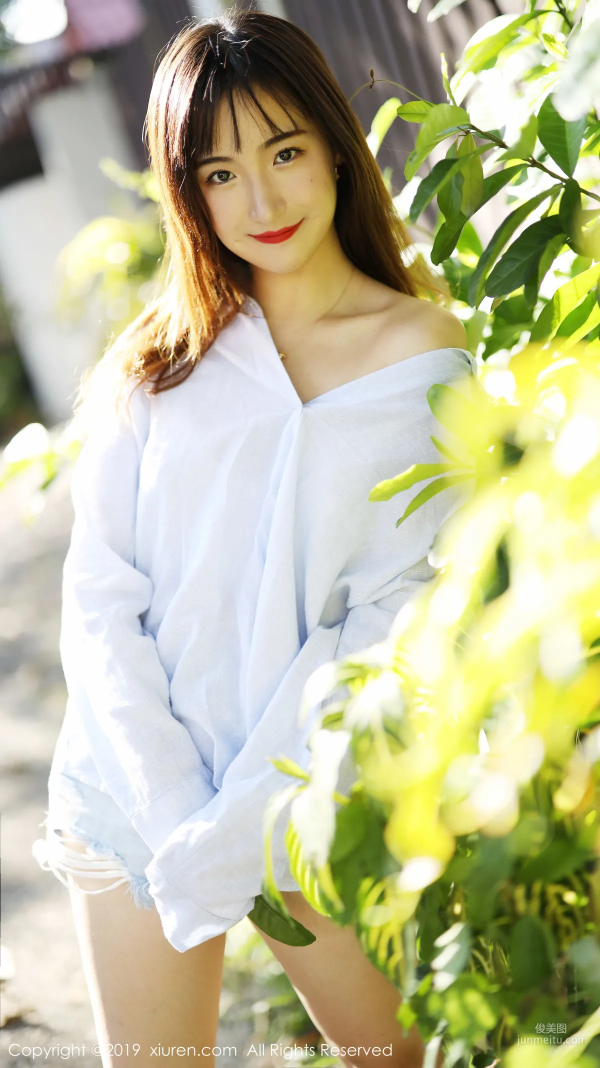 Yi'er Latte, Outdoor Fresh Theme Series [XiuRen] No.1892 Photo Set photo 53