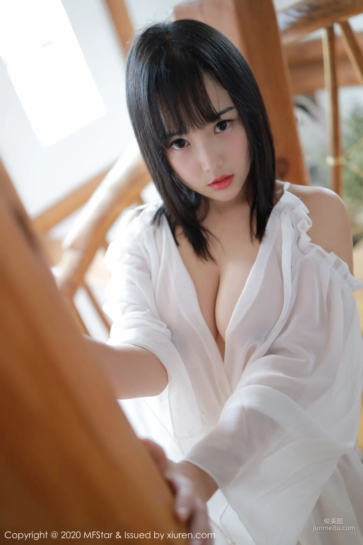 Xu Weiwei mia 'Looming Sheer Clothing Series' [MFStar] Vol.260 Photo Set photo 35
