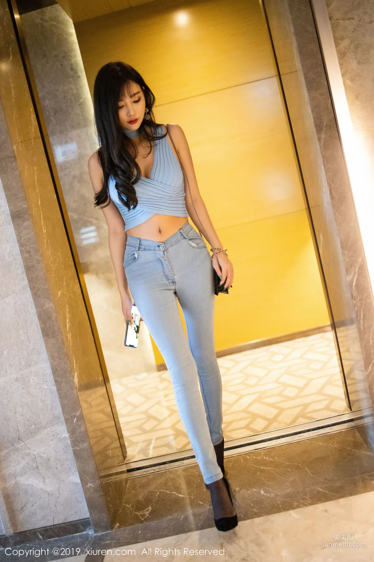 Yang Chenchen sugar, The Vivid and Soul-Stirring Charm of Stockings and Beautiful Legs, [XiuRen] No.1810, Photo Set photo 17