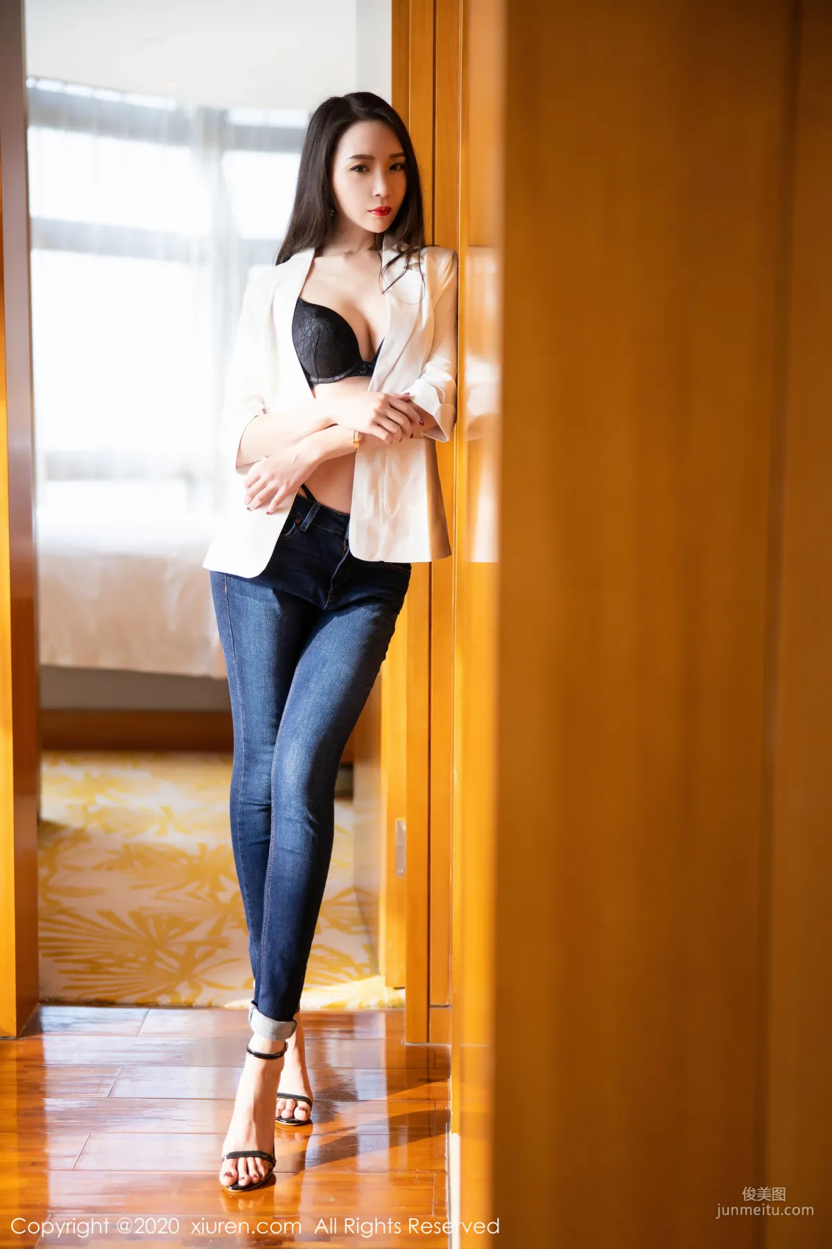 Meng Xinyue Jeans and Beautiful Legs Temptation [XiuRen] No.1913 Photo Set photo 26