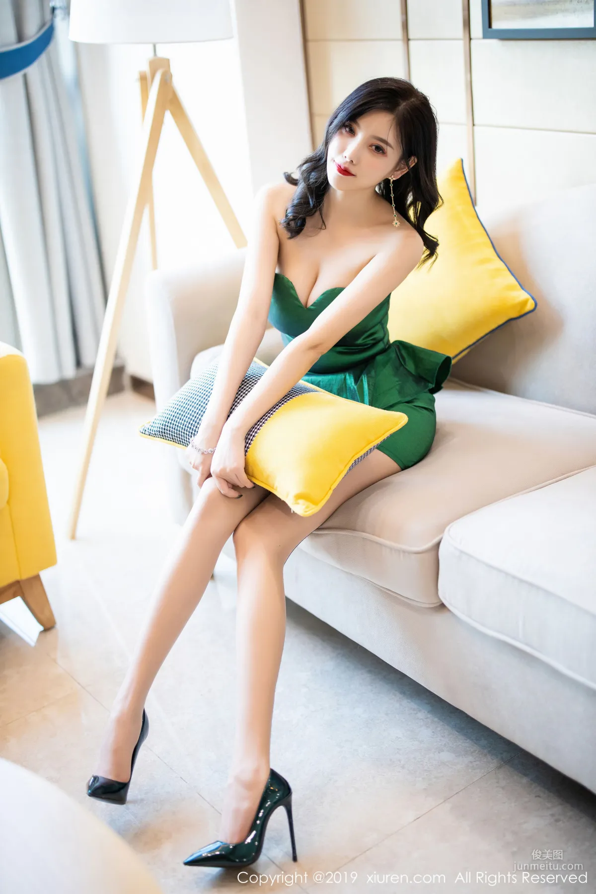 Yang Chenchen Sugar, Flight Attendant Black Stockings and Suspender Skirt Flesh Stockings [XiuRen] No.1822 Photo Set photo 58