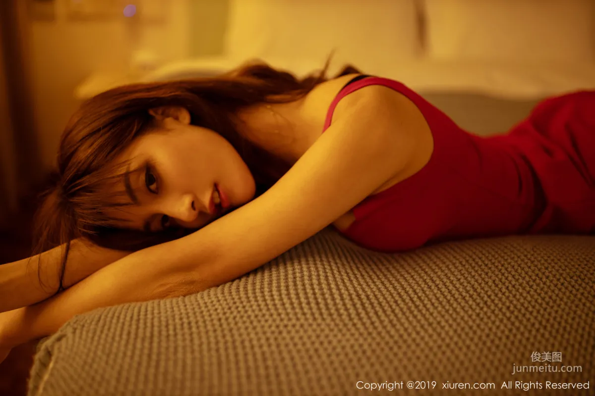 Lin Wenwen yooki, Sexy Halter Dress and Alluring Black Stockings Series [XiuRen] No.1868 Photo Set photo 9