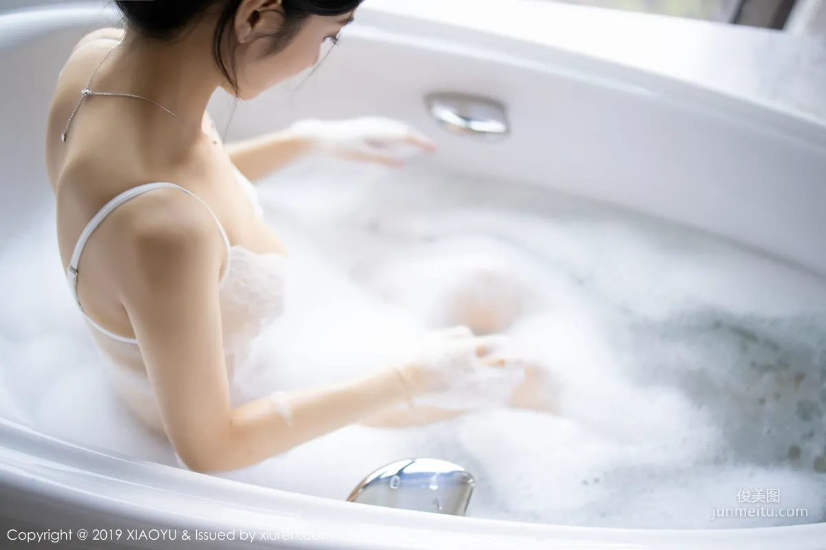 Angela Xiao Reba Alluring Breasts and Slender Legs in the Bath [XIAOYU] Vol.223 Photo Set photo 14
