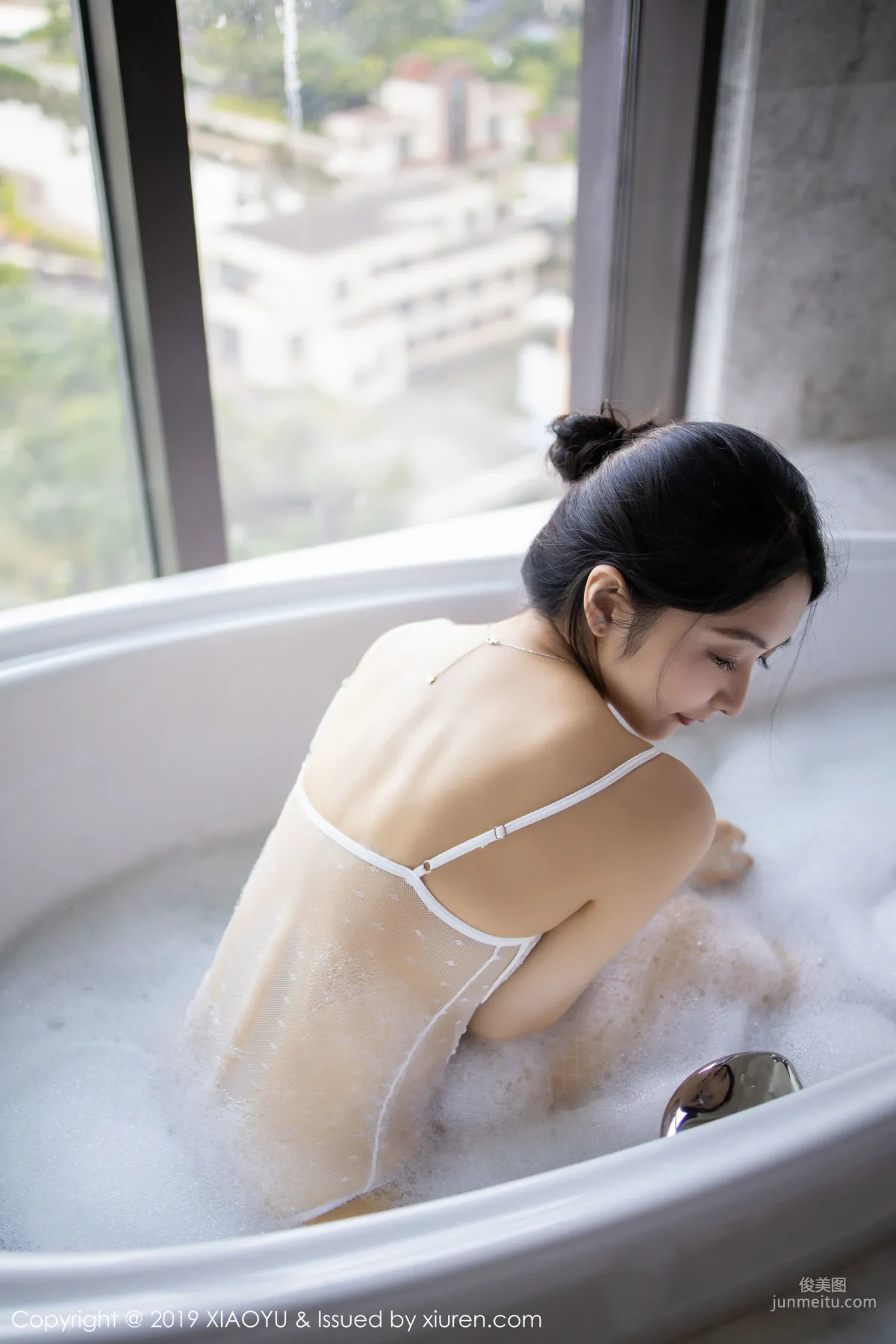 Angela Xiao Reba Alluring Breasts and Slender Legs in the Bath [XIAOYU] Vol.223 Photo Set photo 13