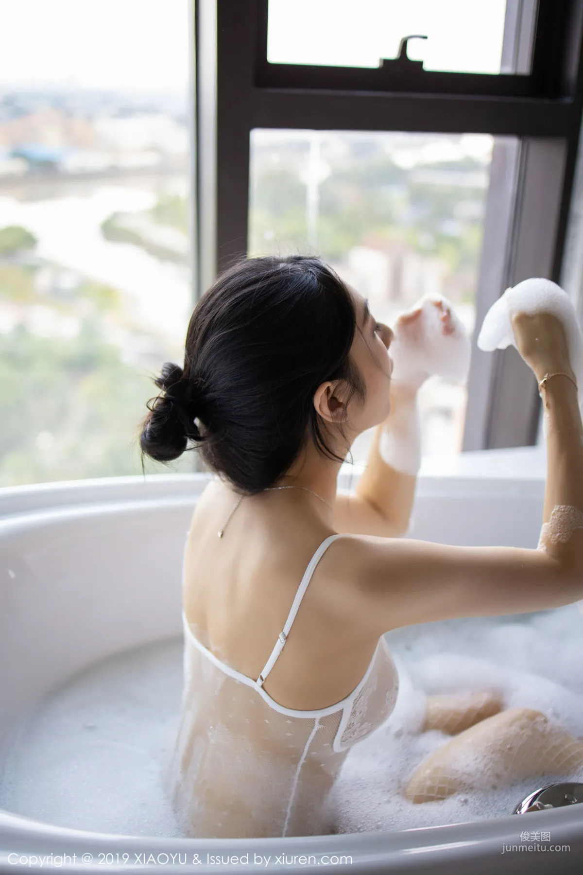Angela Xiao Reba Alluring Breasts and Slender Legs in the Bath [XIAOYU] Vol.223 Photo Set photo 12
