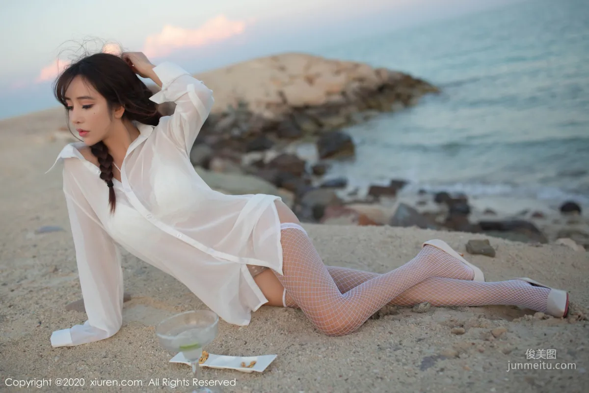 Tao Xile_lele "Beach Fishnet Stockings Outdoor Shoot Series" [XiuRen] No.1951 Photo Set photo 10