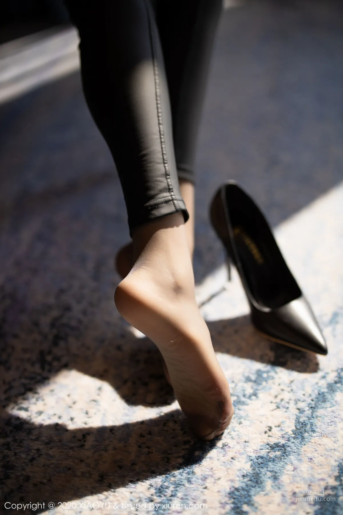 Angela Xiao Reba Leather Pants, Stockings, Cutout Lingerie Sexiness [XIAOYU] Vol.229 Photo Set photo 28