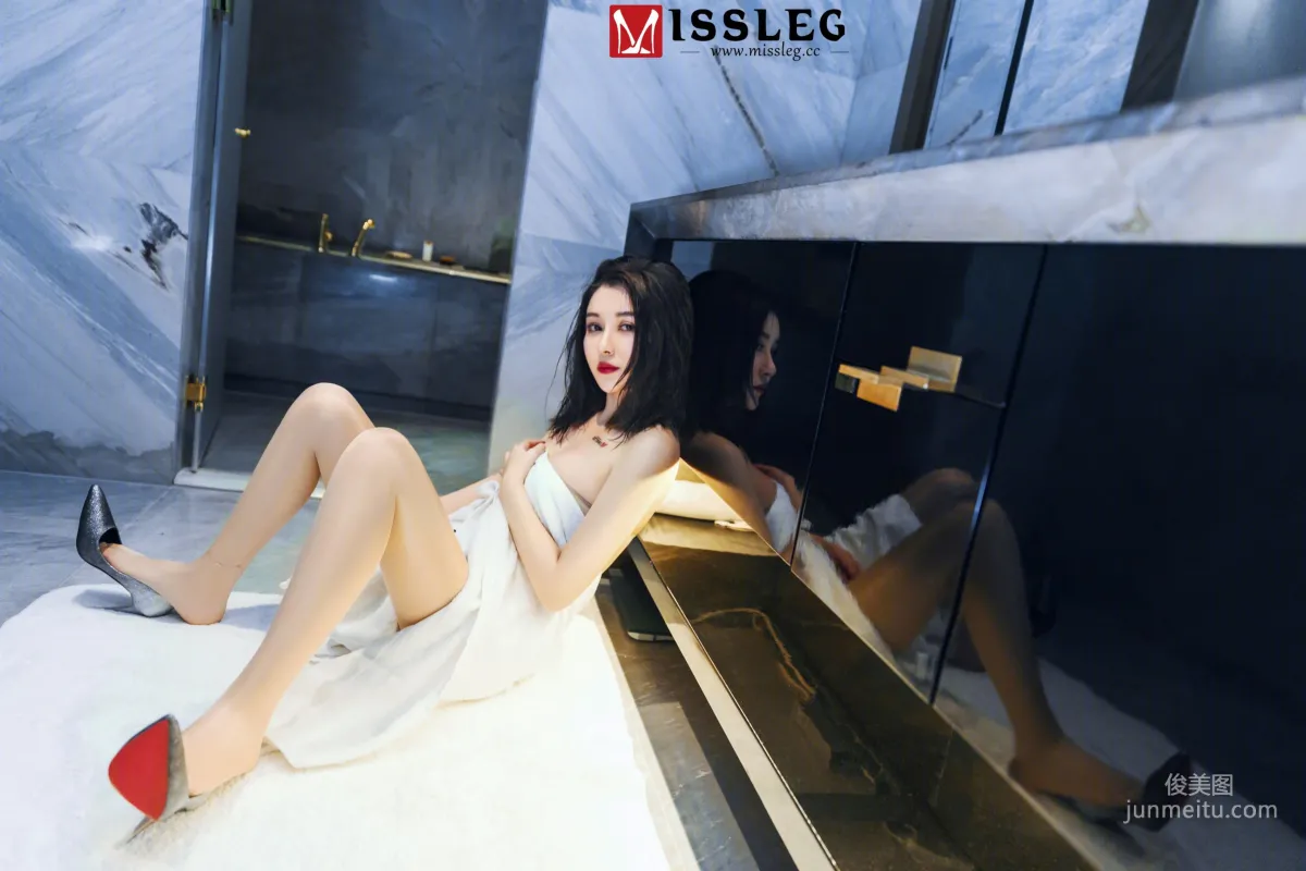 Kai Zhu/Nian Shi, Pulling It Up Hard to Cover the Charm [MissLeg] N011 Photo Set photo 1